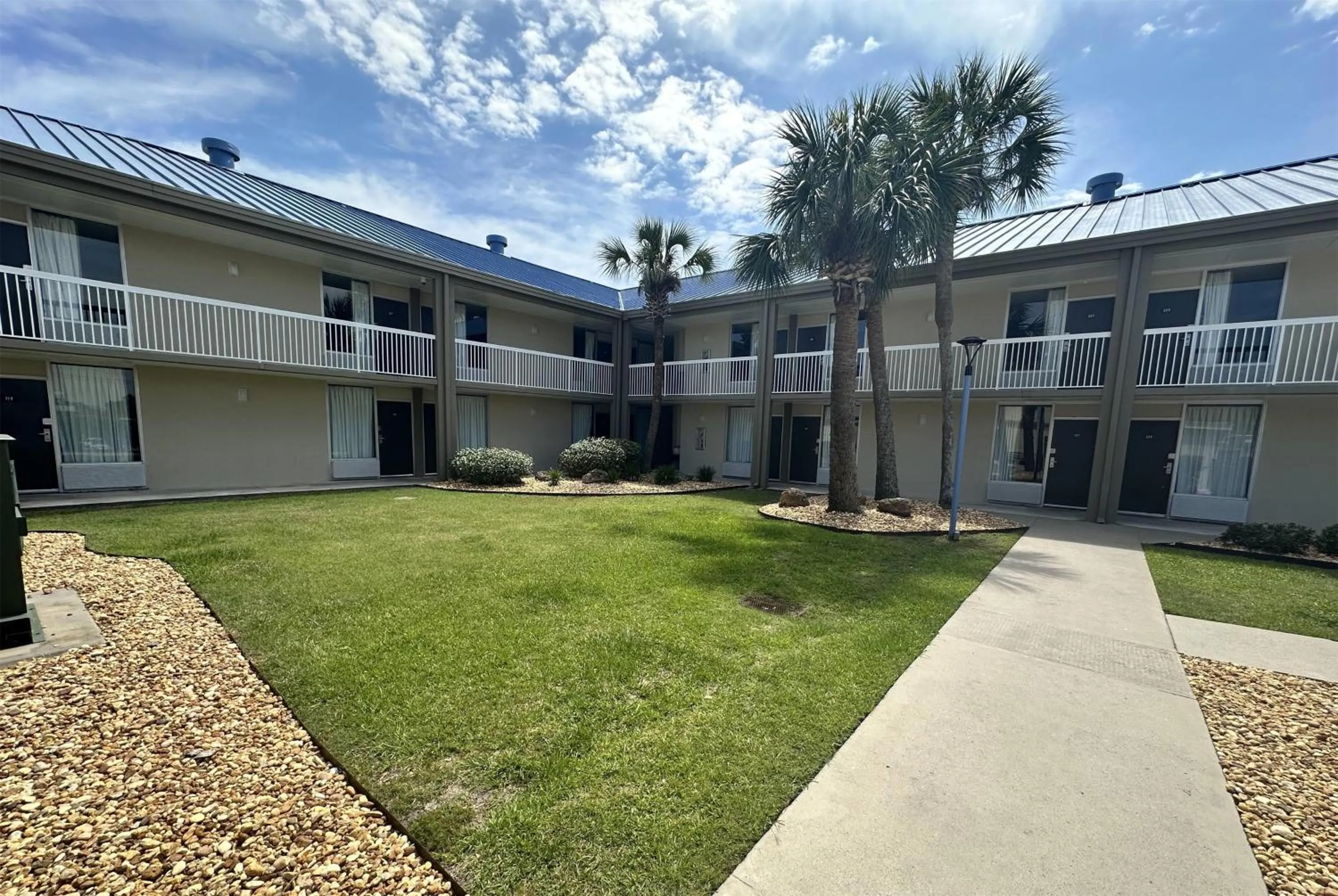 Property building in Days Inn by Wyndham Adel I-75