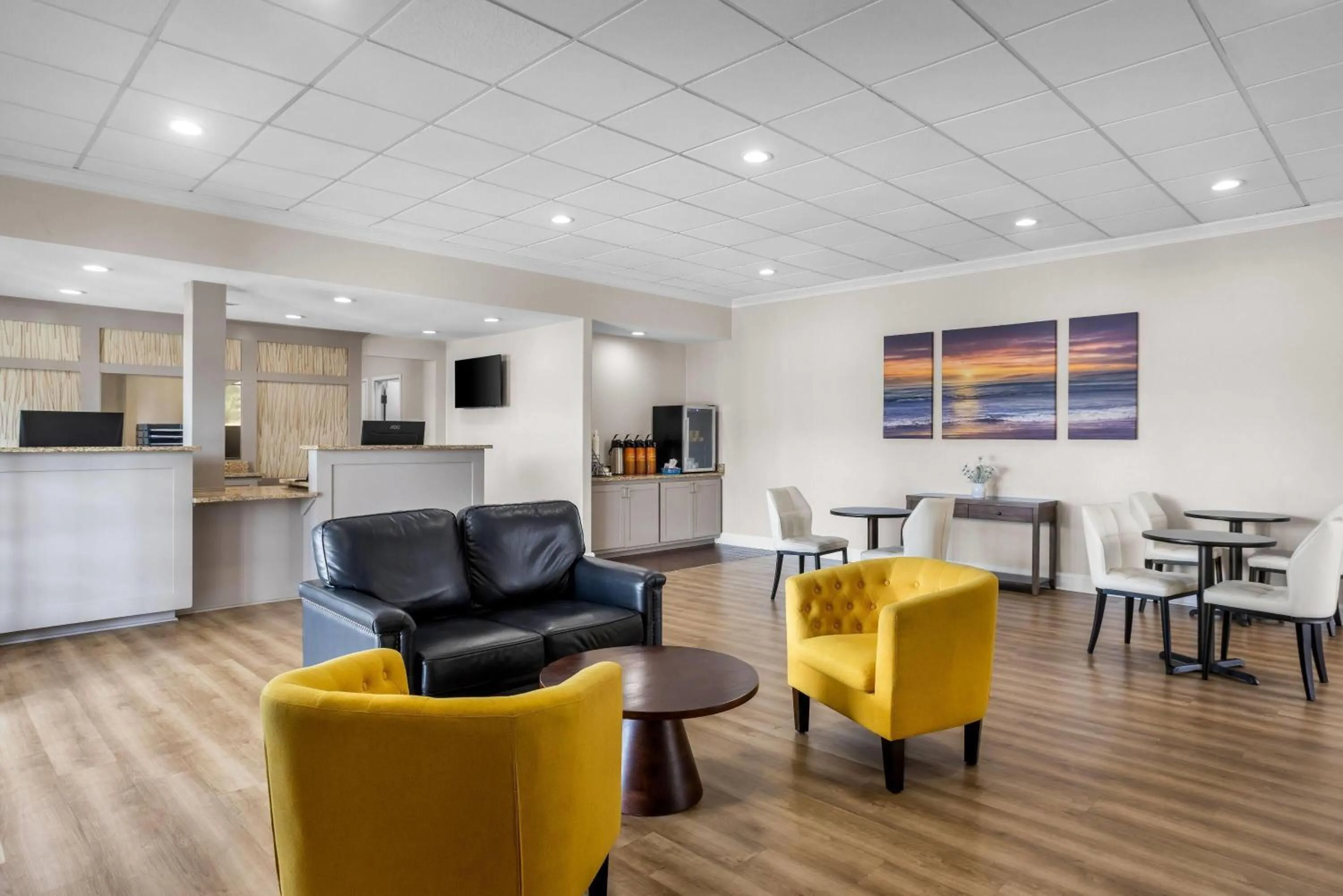 Lobby or reception in Days Inn by Wyndham Adel I-75