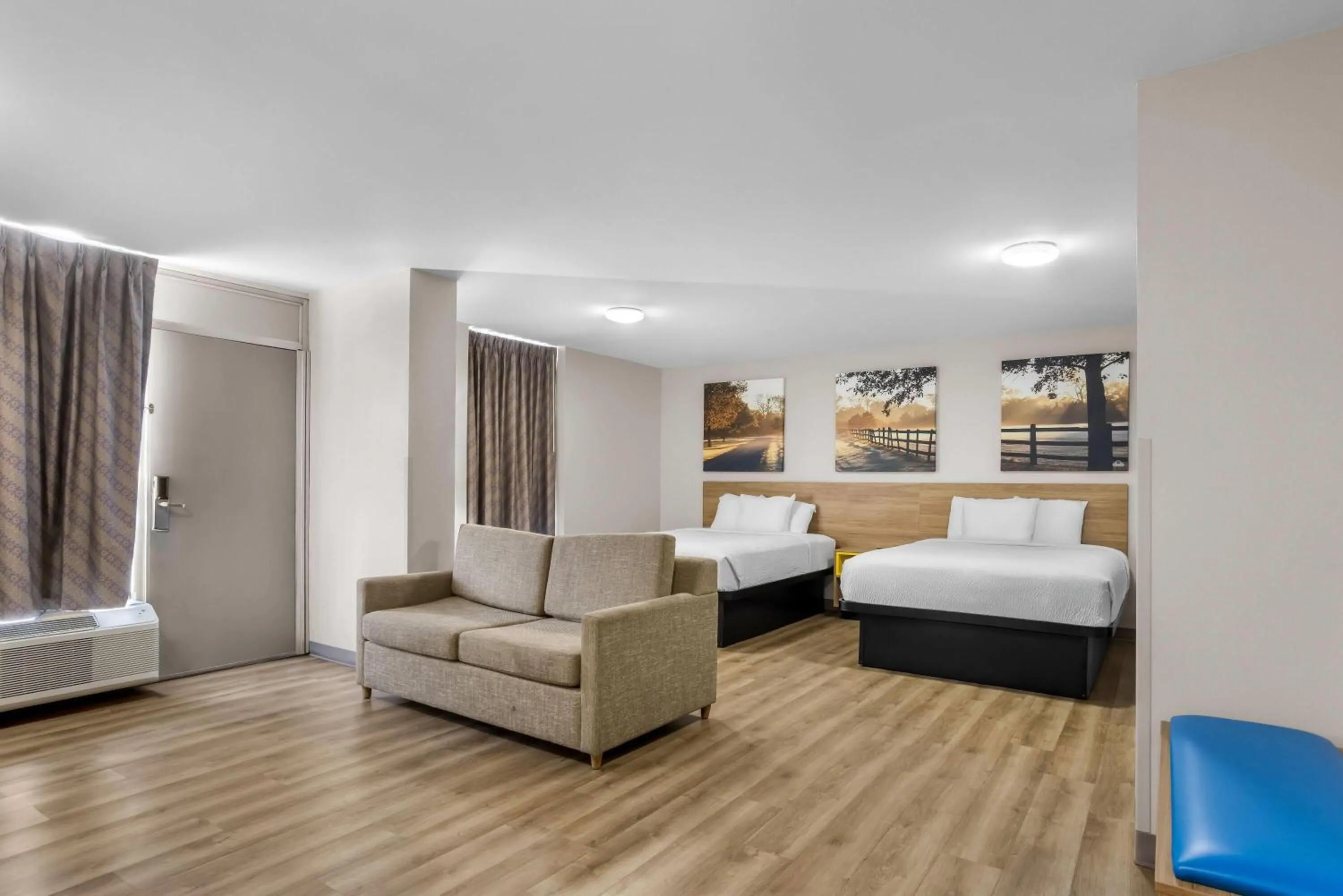 Photo of the whole room, Bed in Days Inn by Wyndham Adel I-75