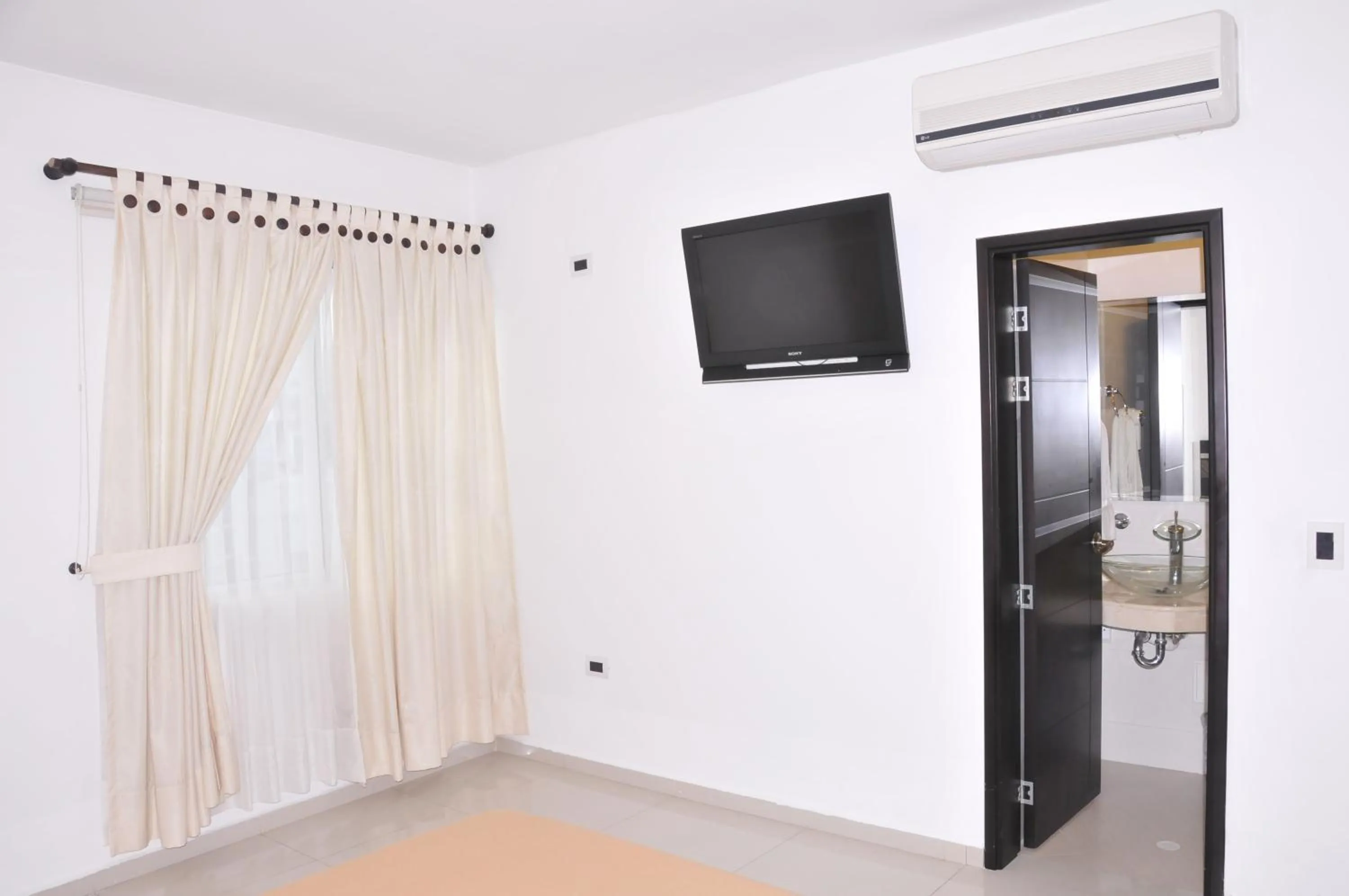 Decorative detail in Hotel San José Plaza