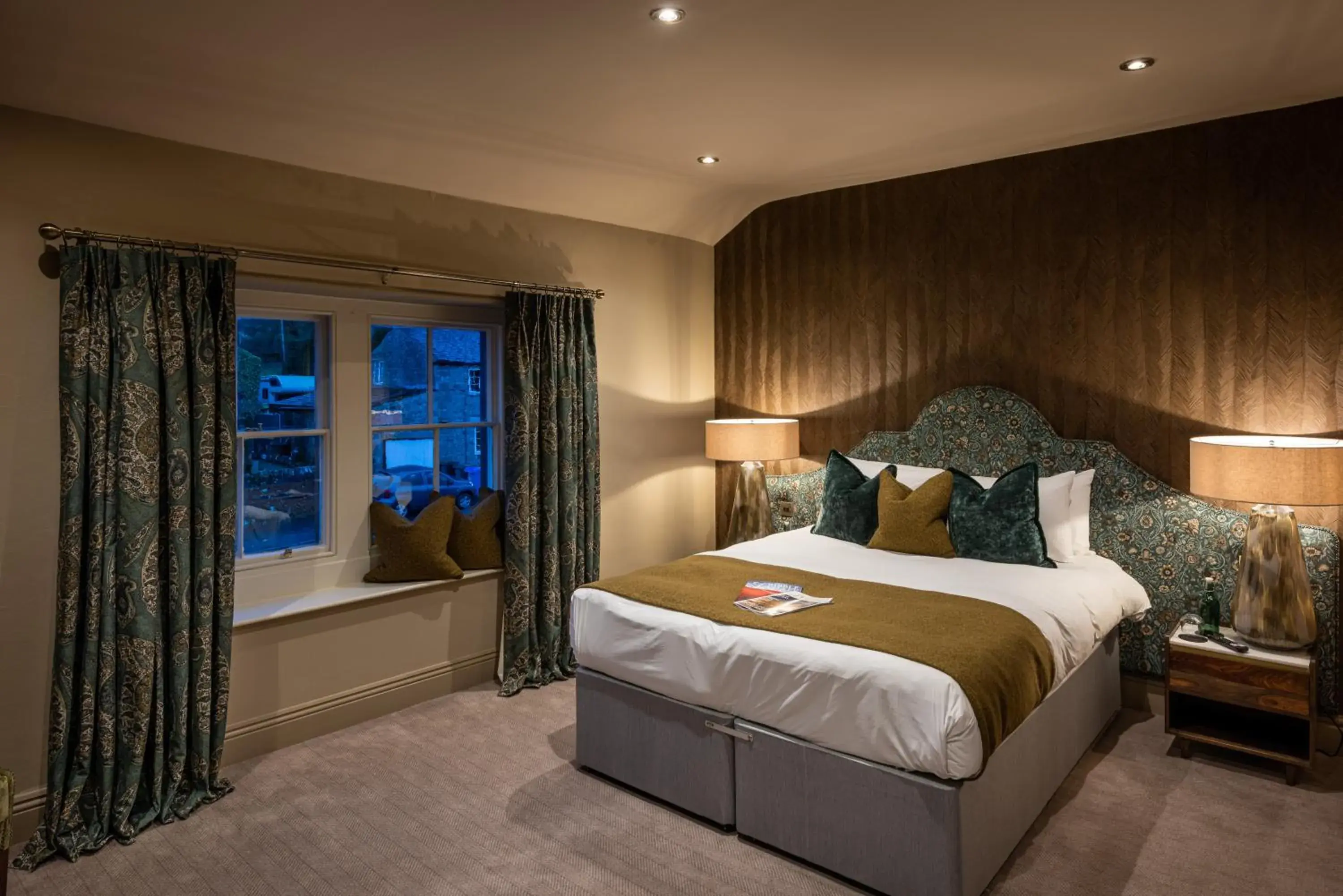 Twin Room in The Plough Twin Room in The Plough