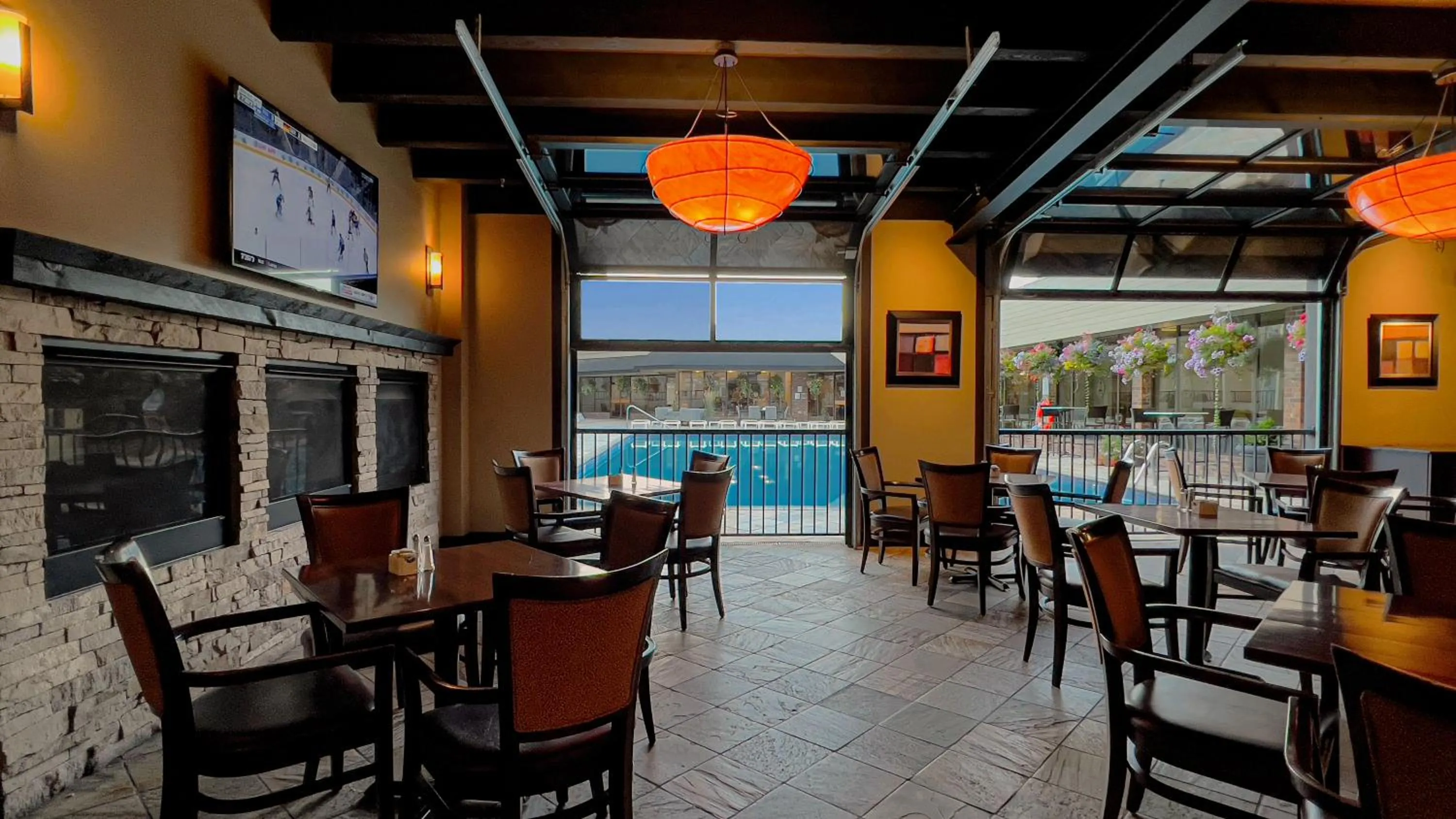 Dining area in Coast Capri Hotel