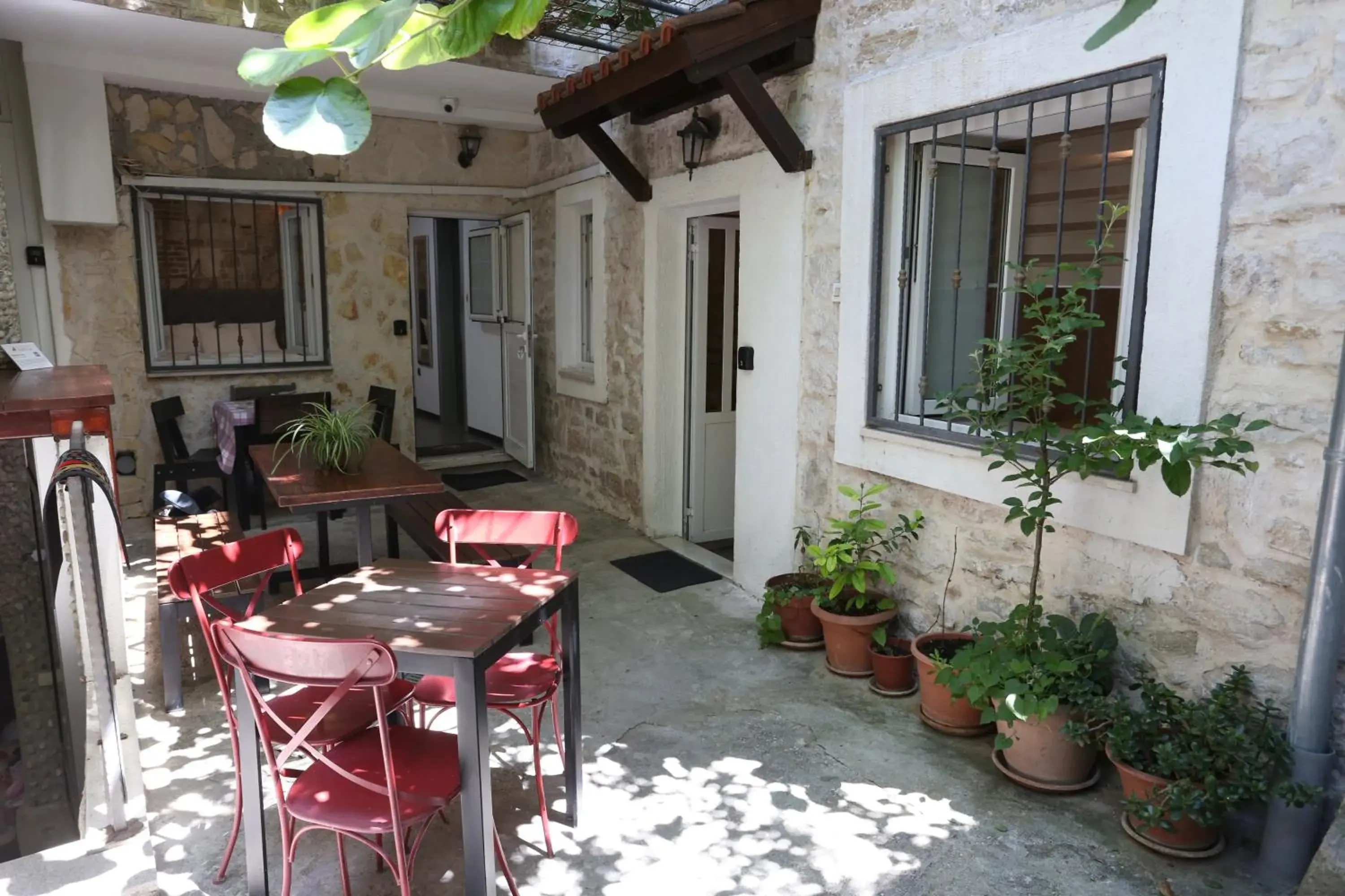 Standard Triple Room in Apartments Nikolla Standard Triple Room in Apartments Nikolla