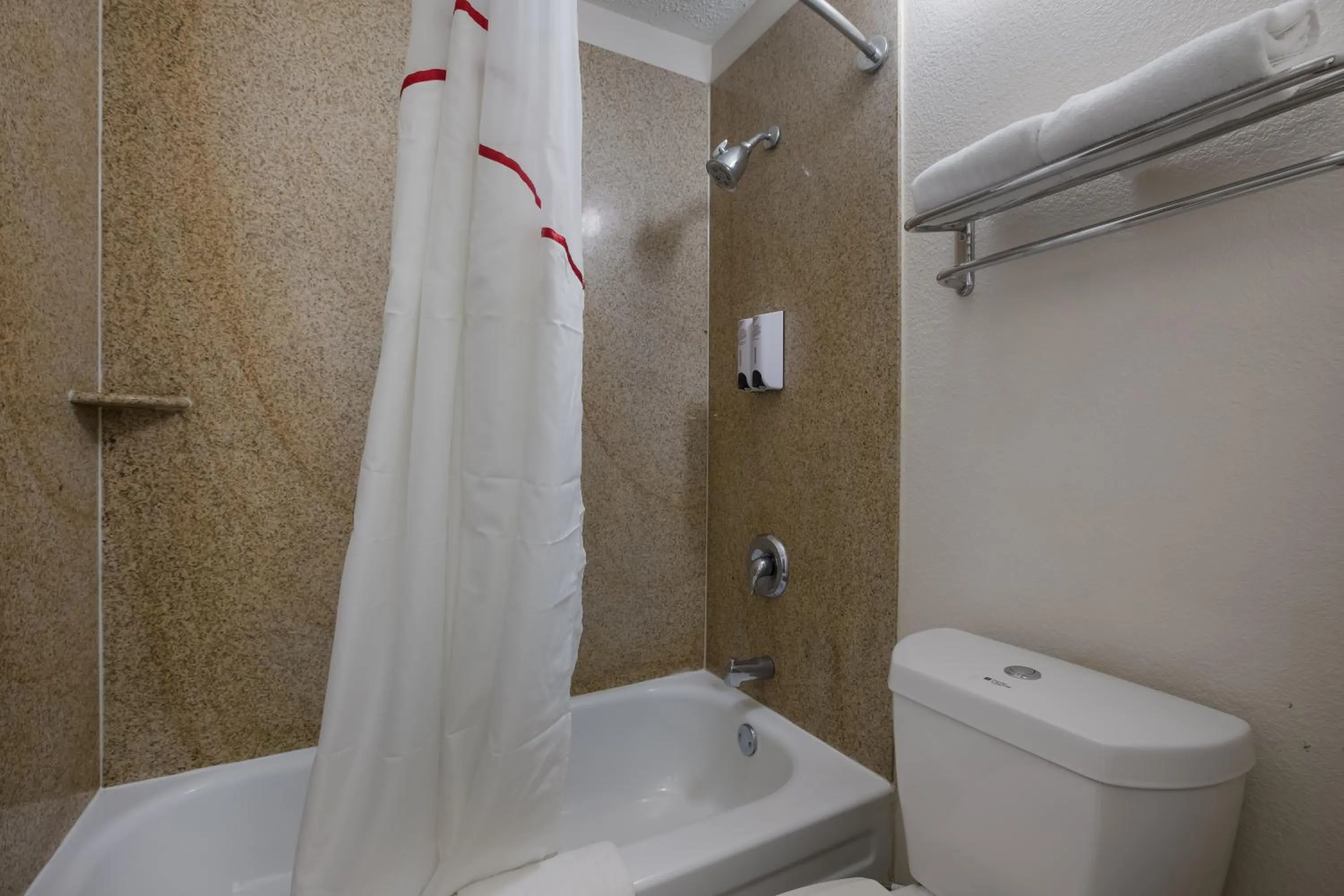 Bathroom in Red Roof Inn Atlanta Airport NE Conley