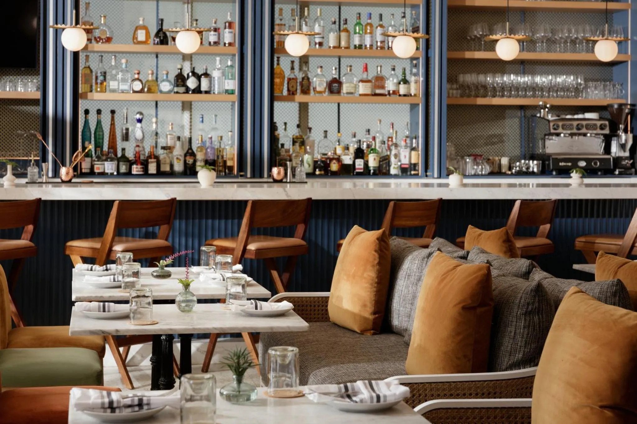 Restaurant/places to eat in Kimpton Surfcomber Hotel by IHG