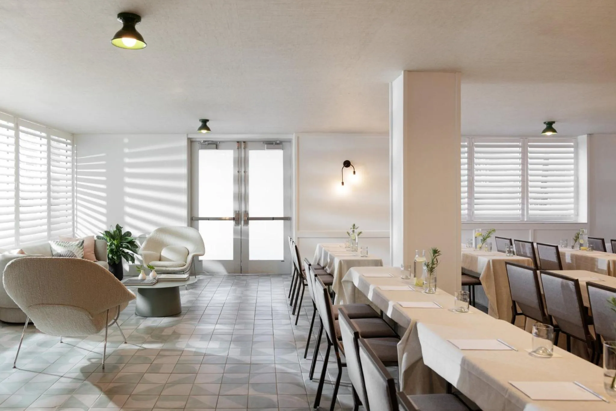 Meeting/conference room in Kimpton Surfcomber Hotel by IHG