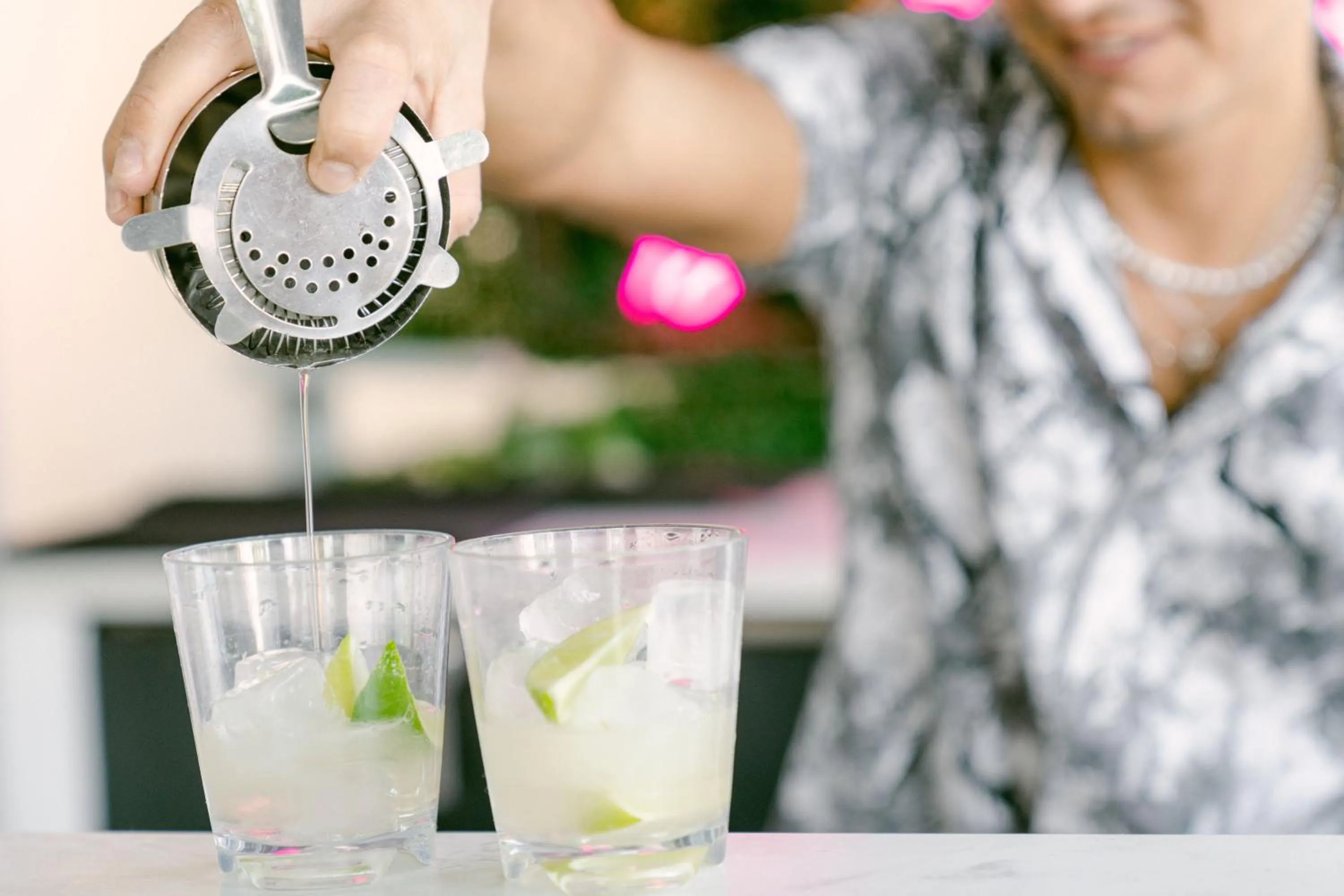 Restaurant/places to eat in Kimpton Surfcomber Hotel by IHG