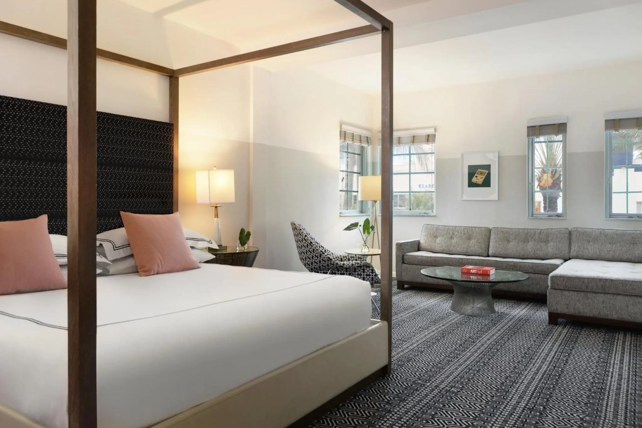 Photo of the whole room, Bed in Kimpton Surfcomber Hotel by IHG