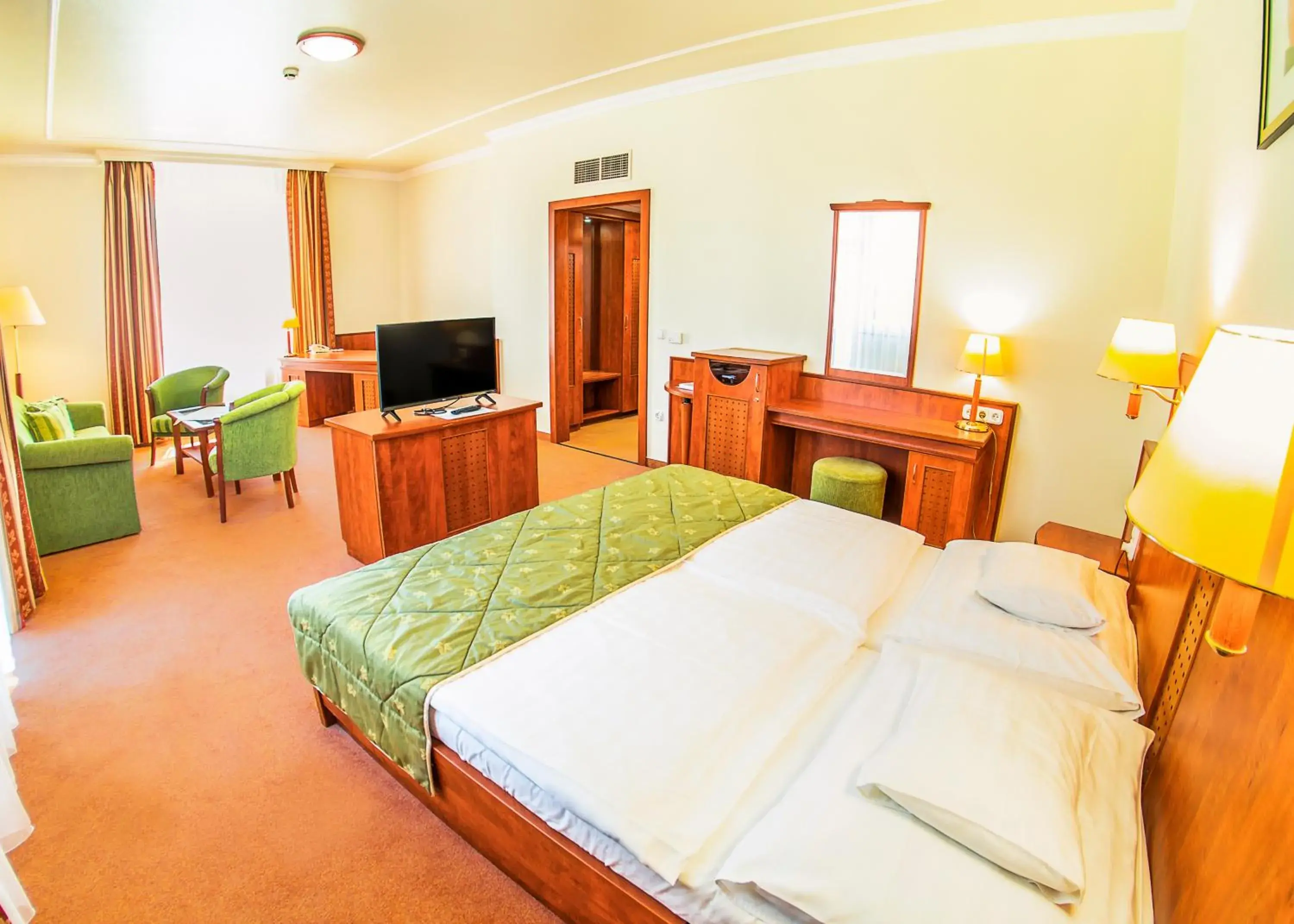 Deluxe Apartment with Balcony - New Building in Hotel Silver Deluxe Apartment with Balcony - New Building in Hotel Silver