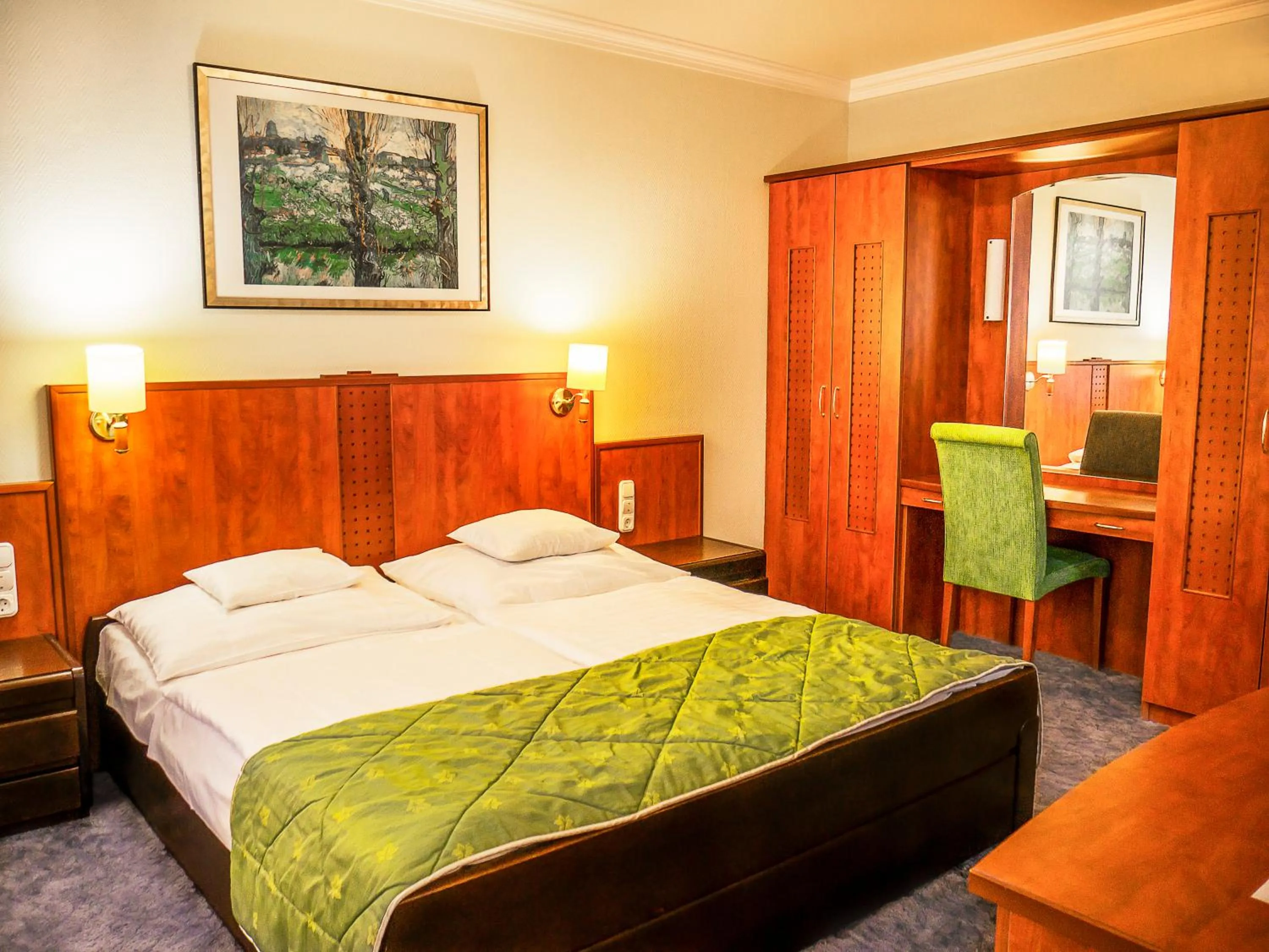 Bedroom, Bed in Hotel Silver