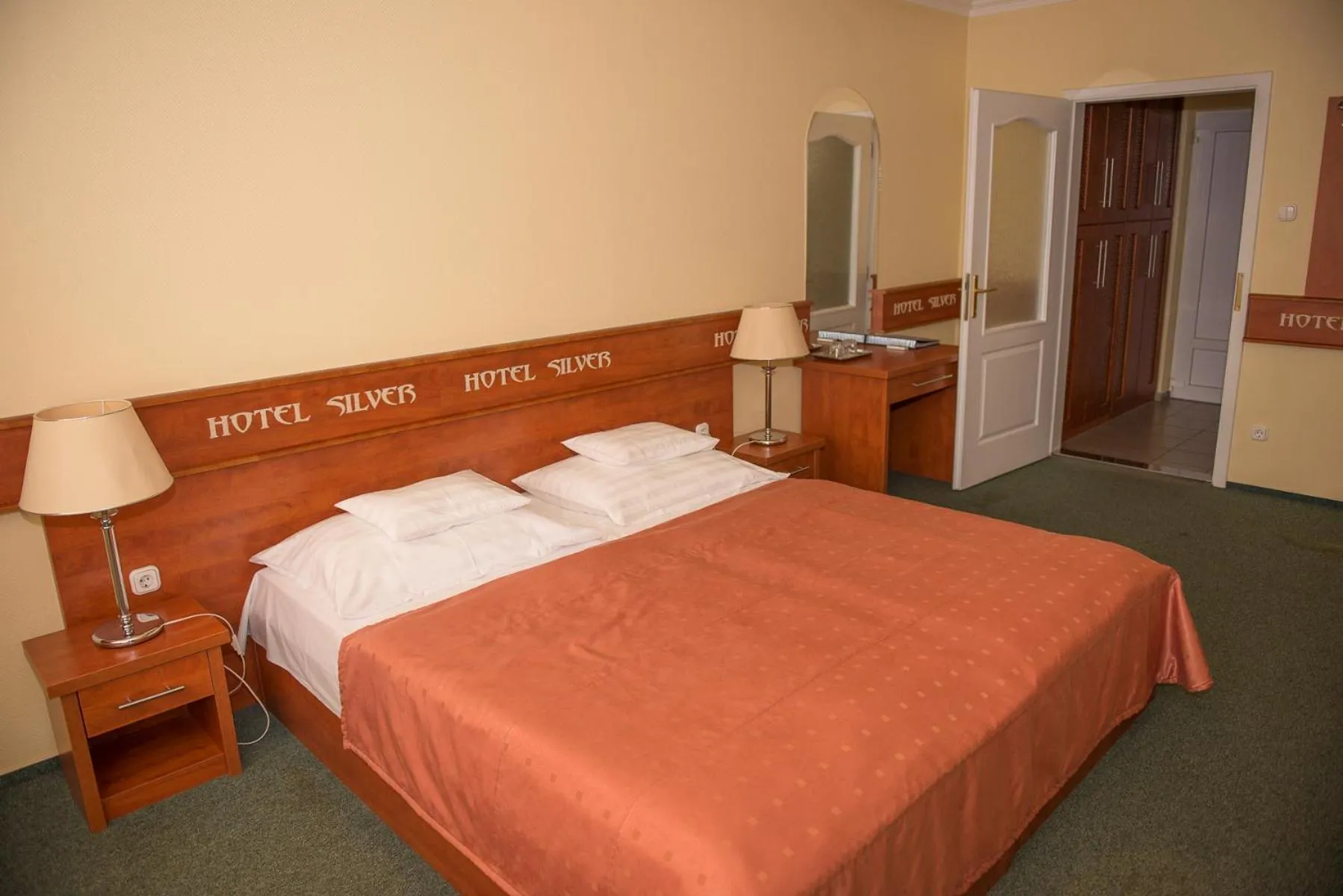Bed in Hotel Silver