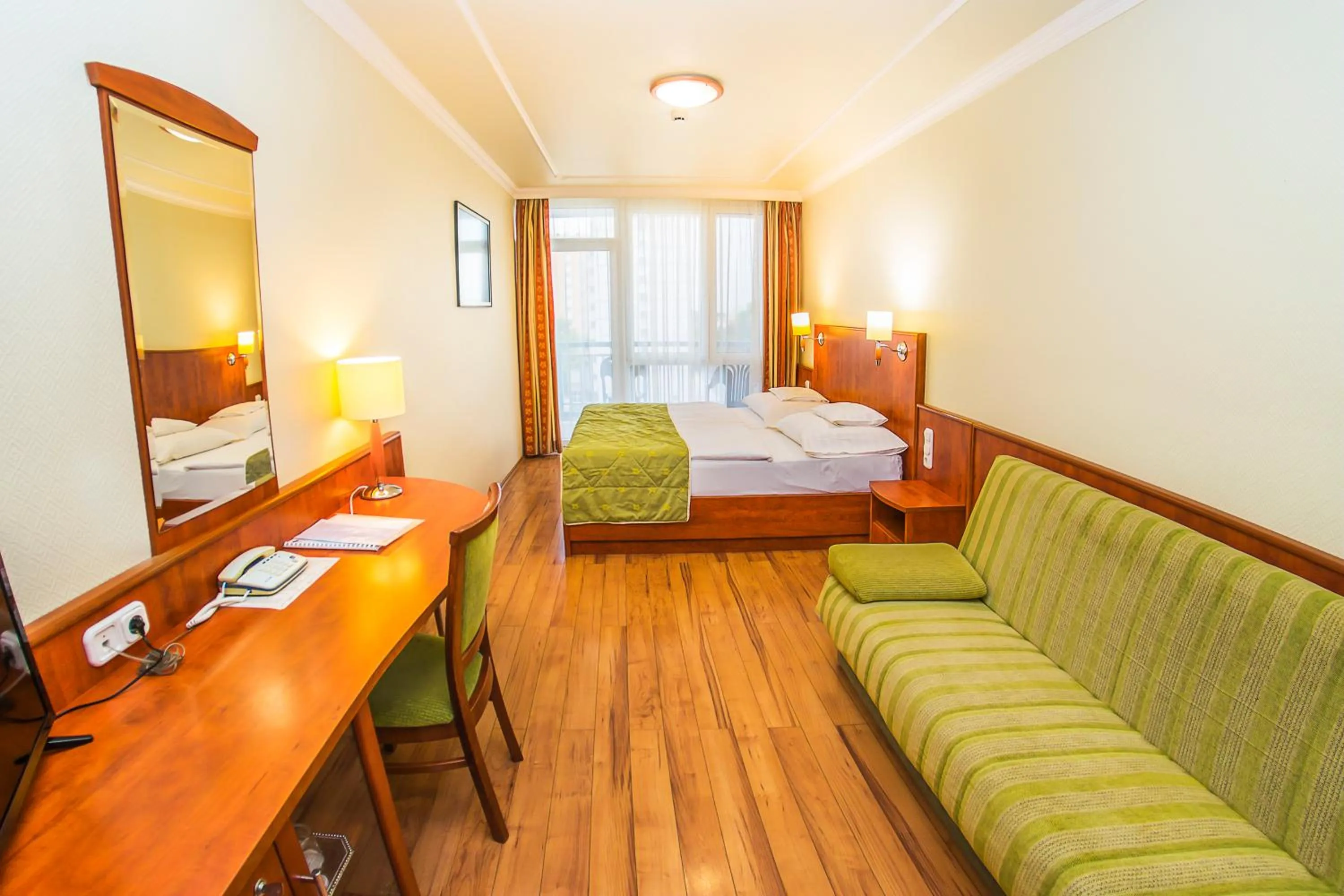 Bedroom, Bed in Hotel Silver