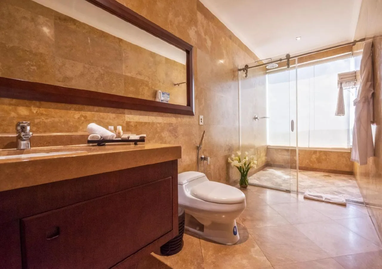 Shower in Hillary Nature Resort & Spa All Inclusive