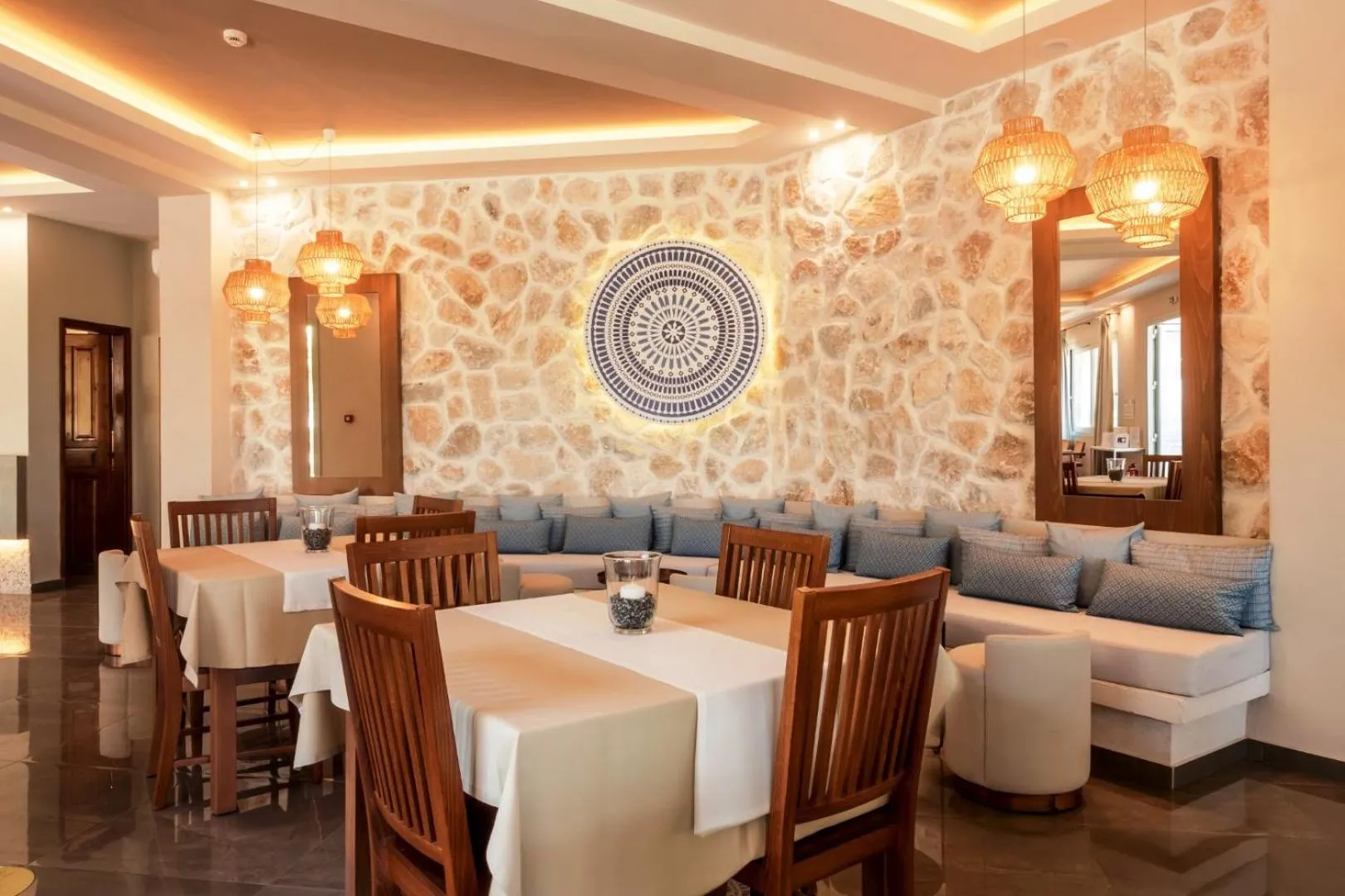 Restaurant/places to eat in Asteris Village