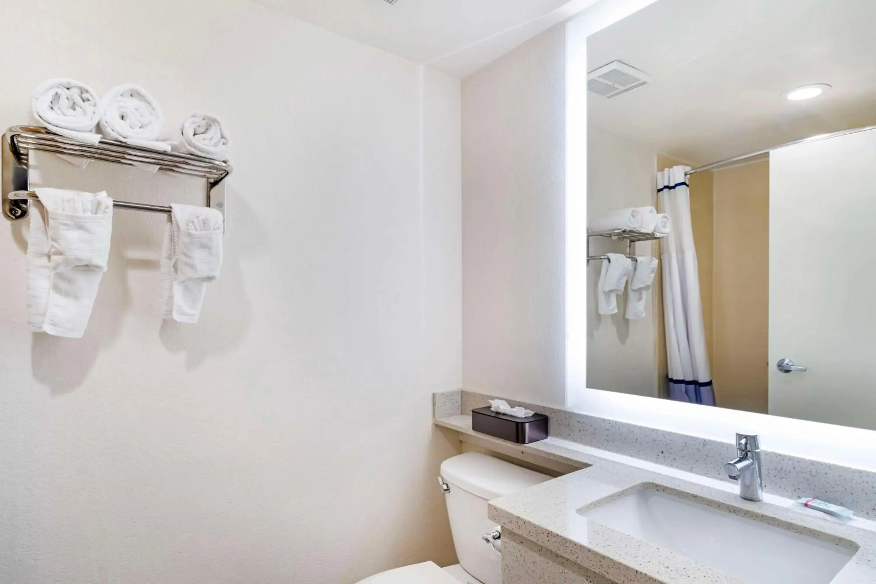 Queen Room with Two Queen Beds and Roll-In Shower - Disability Access in Best Western Posada Royale Hotel & Suites Queen Room with Two Queen Beds and Roll-In Shower - Disability Access in Best Western Posada Royale Hotel & Suites