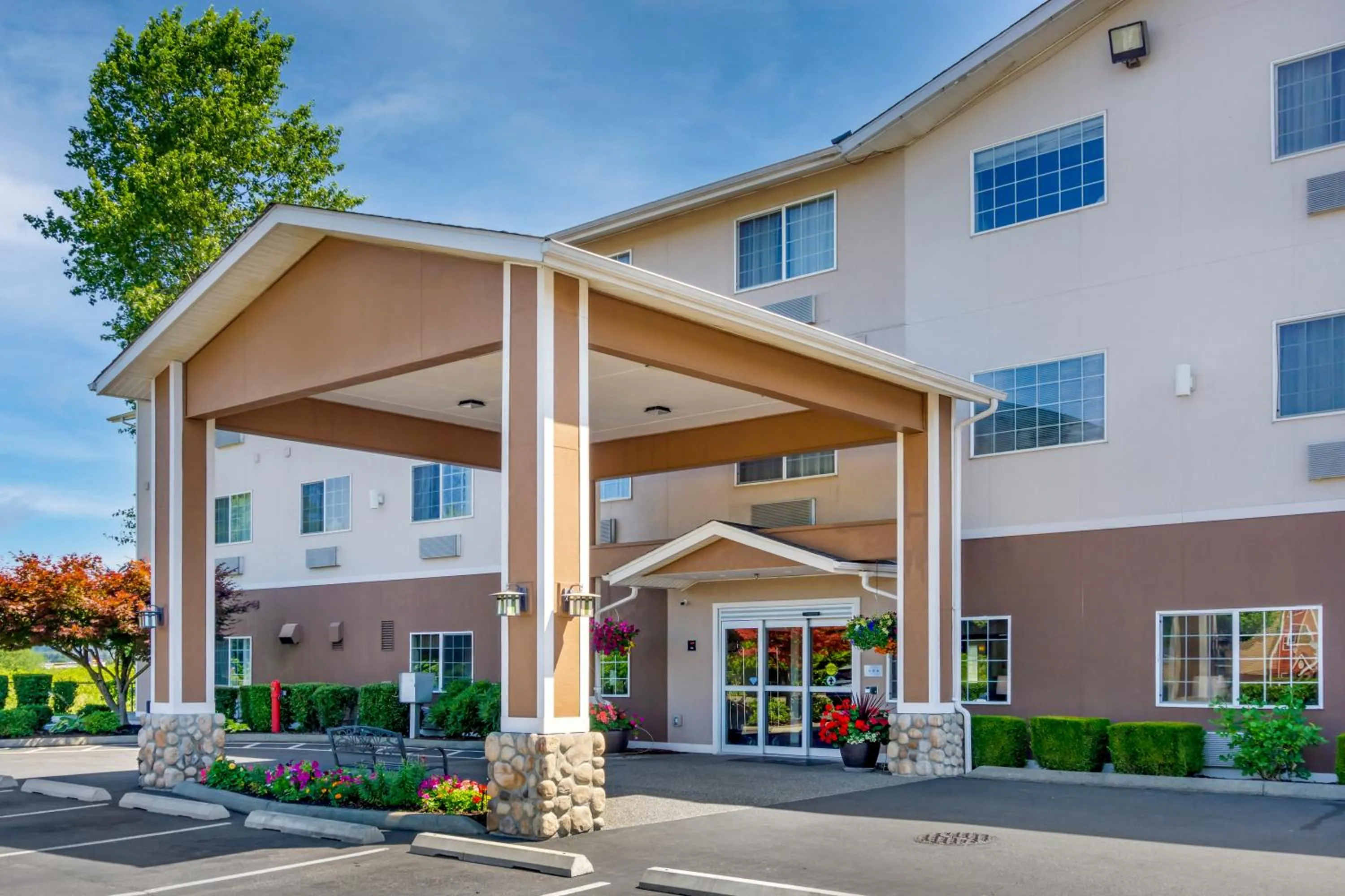 Property building in Comfort Inn Auburn - Seattle