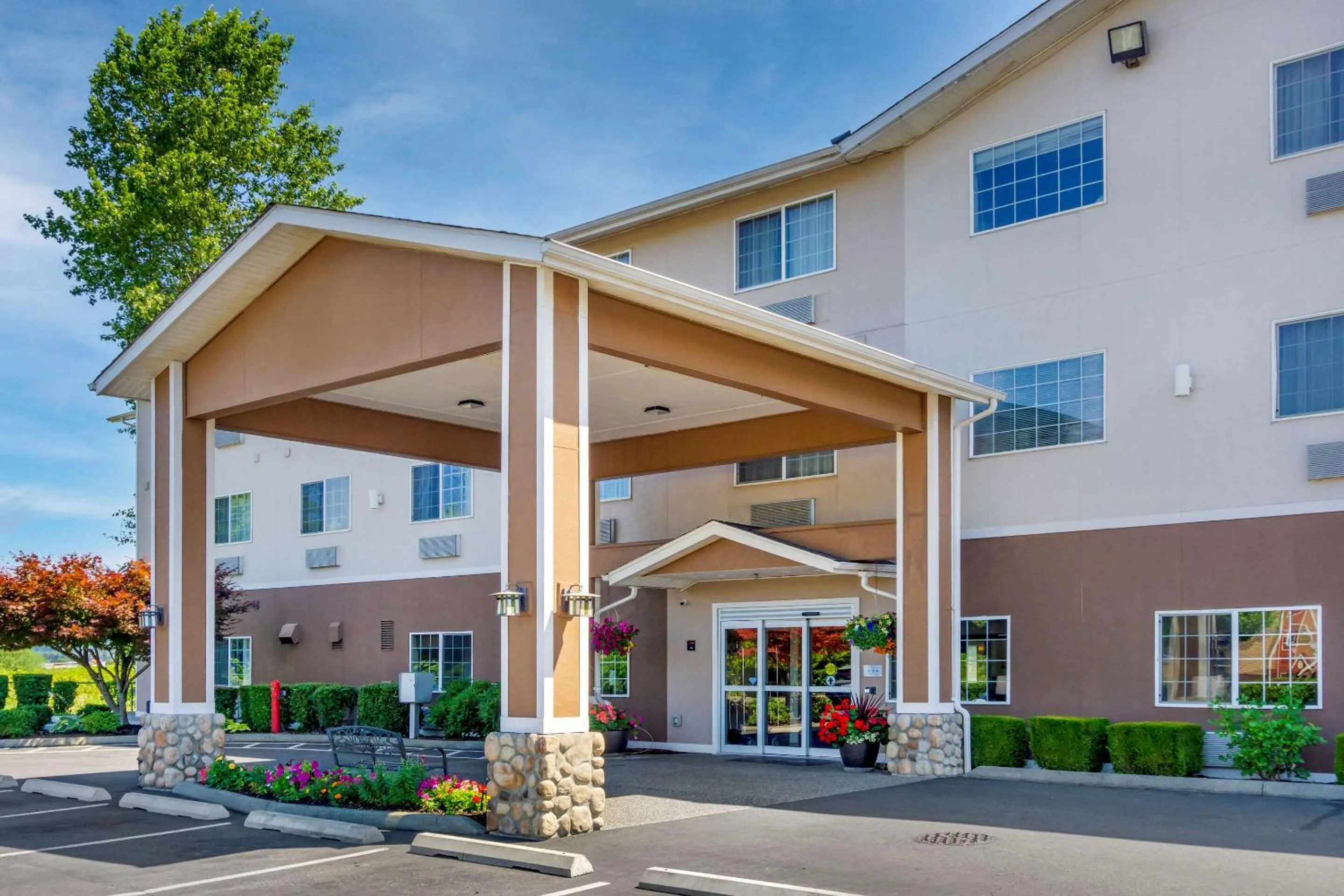 Property building in Comfort Inn Auburn - Seattle