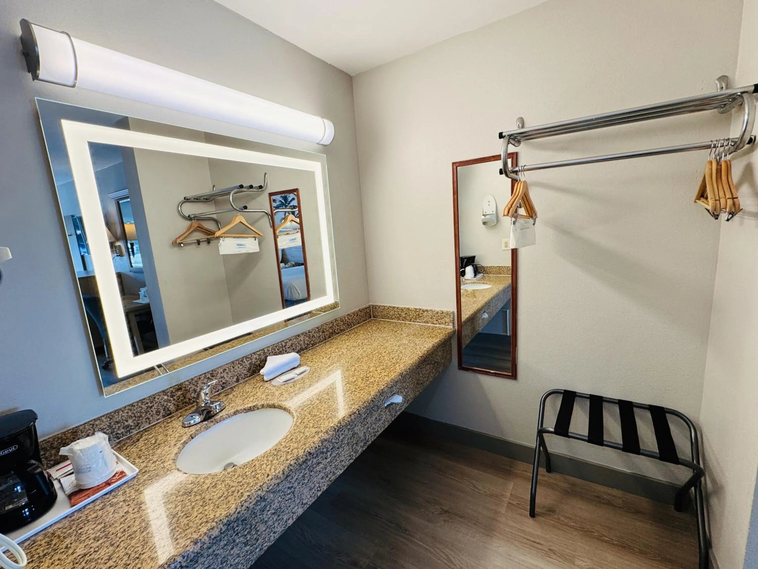 Days Inn by Wyndham Anaheim Near the Park