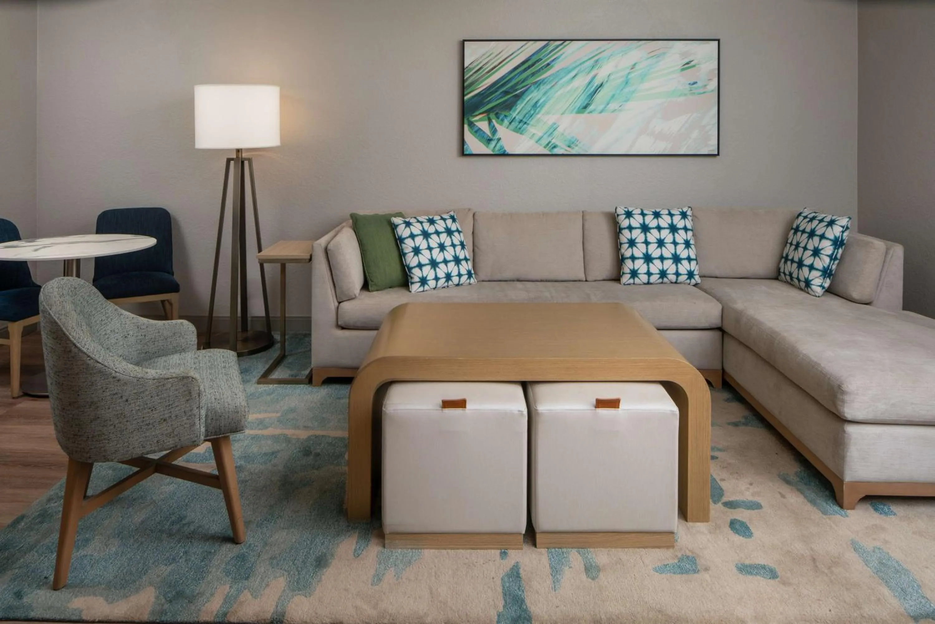 Living room in Hilton Garden Inn Orlando Airport