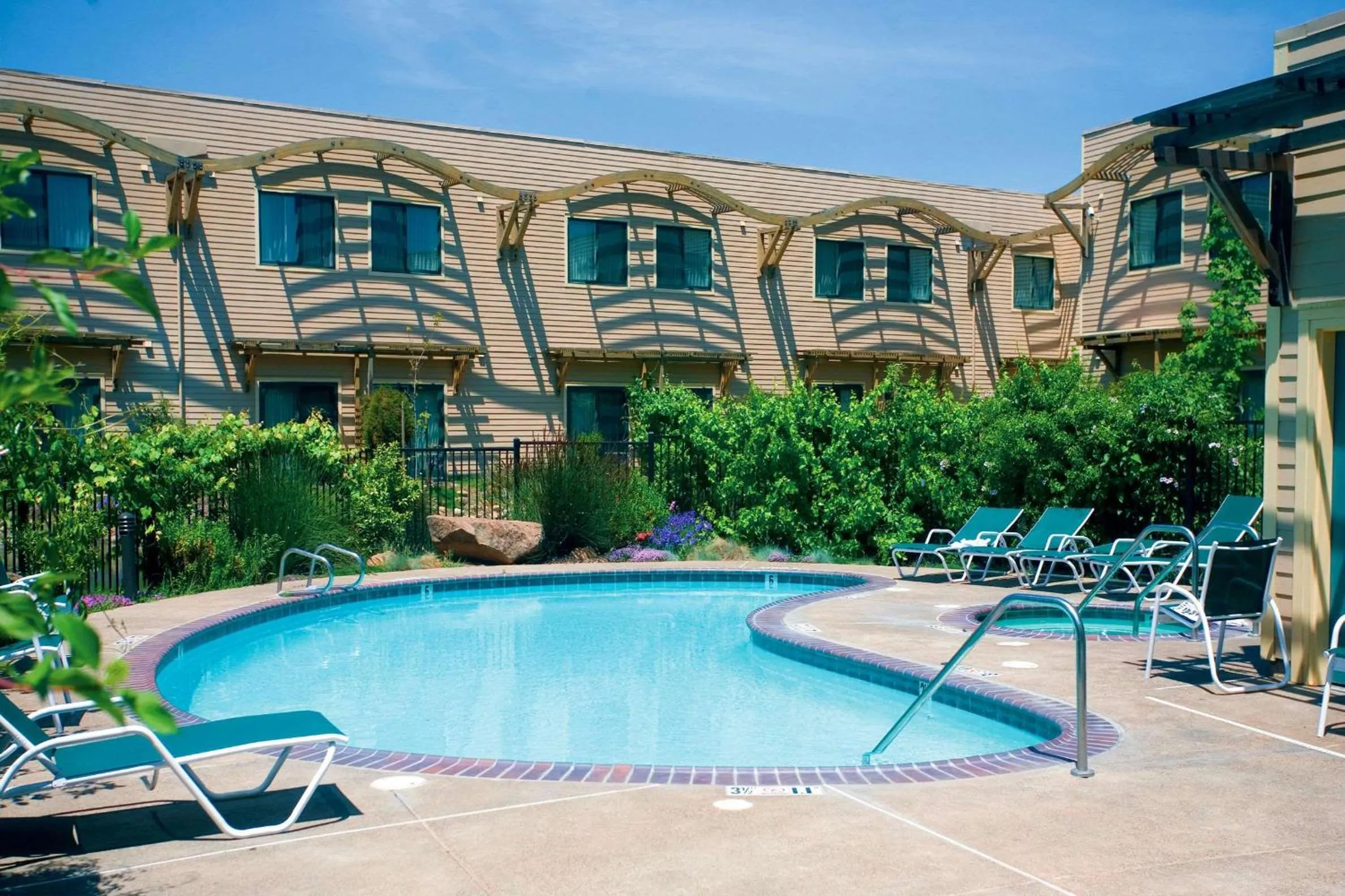 Pool view in DoubleTree by Hilton Napa Valley - American Canyon
