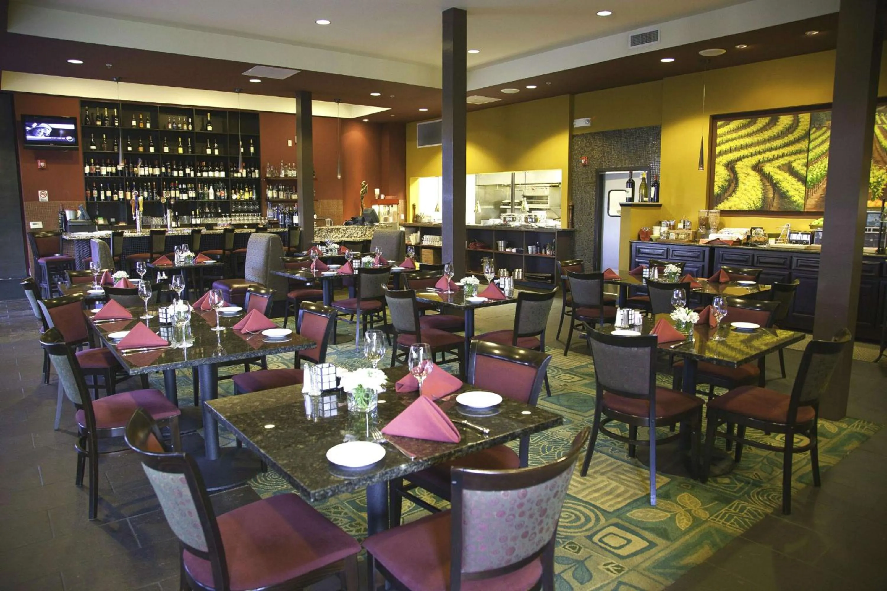 Lounge or bar in DoubleTree by Hilton Napa Valley - American Canyon