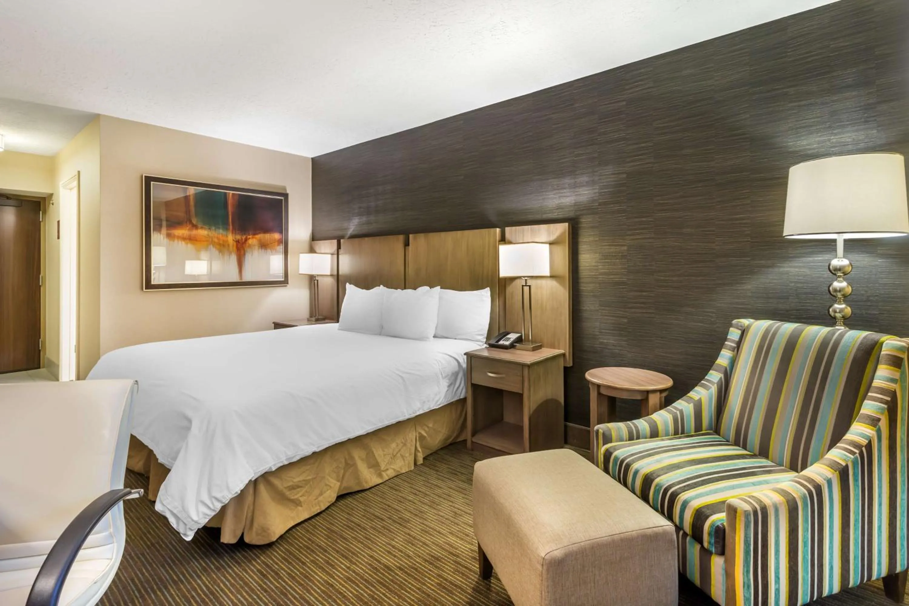 Bedroom, Bed in Best Western Plus Cotton Tree Inn