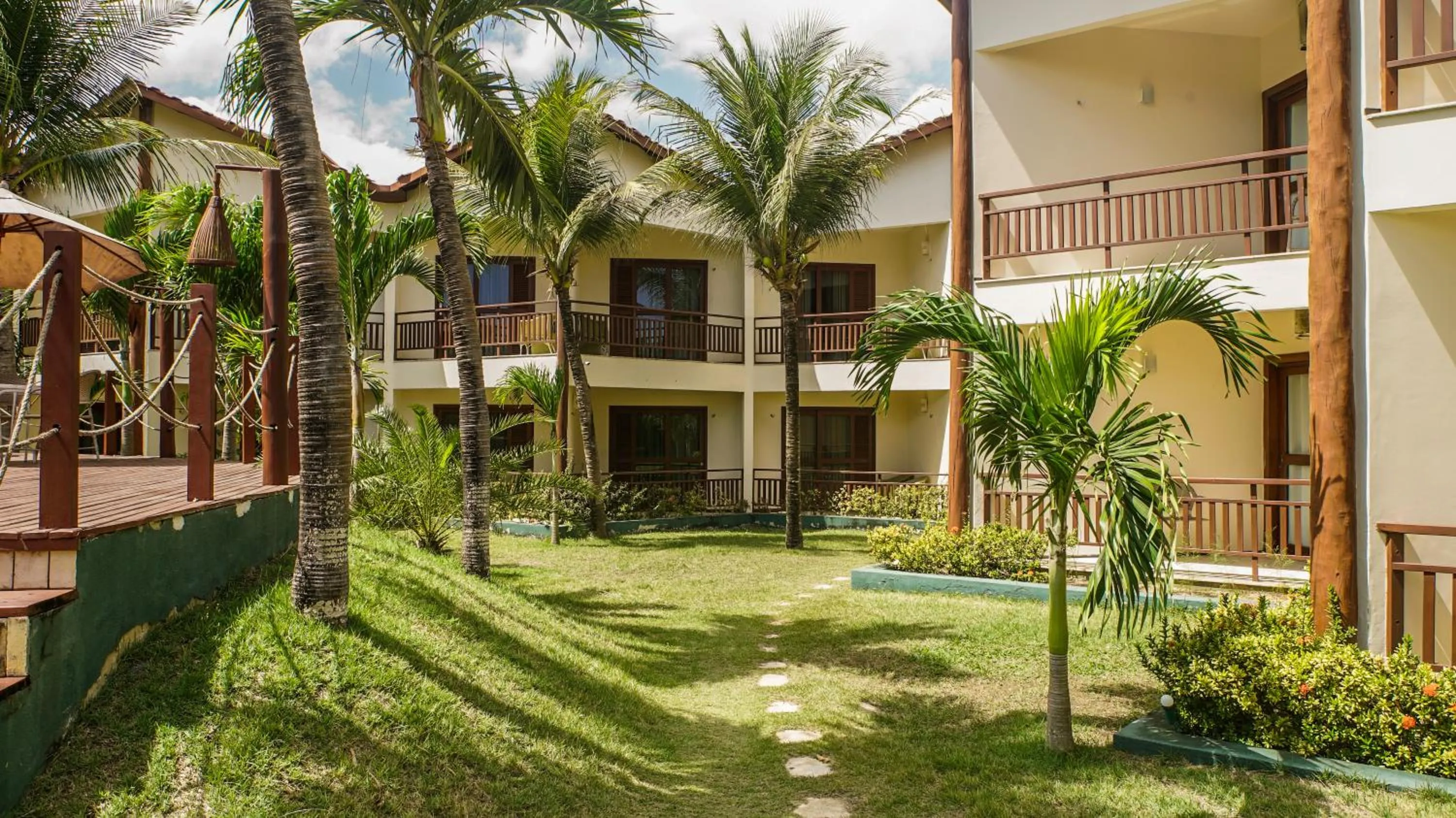 Property building in Kanaloa Pousada