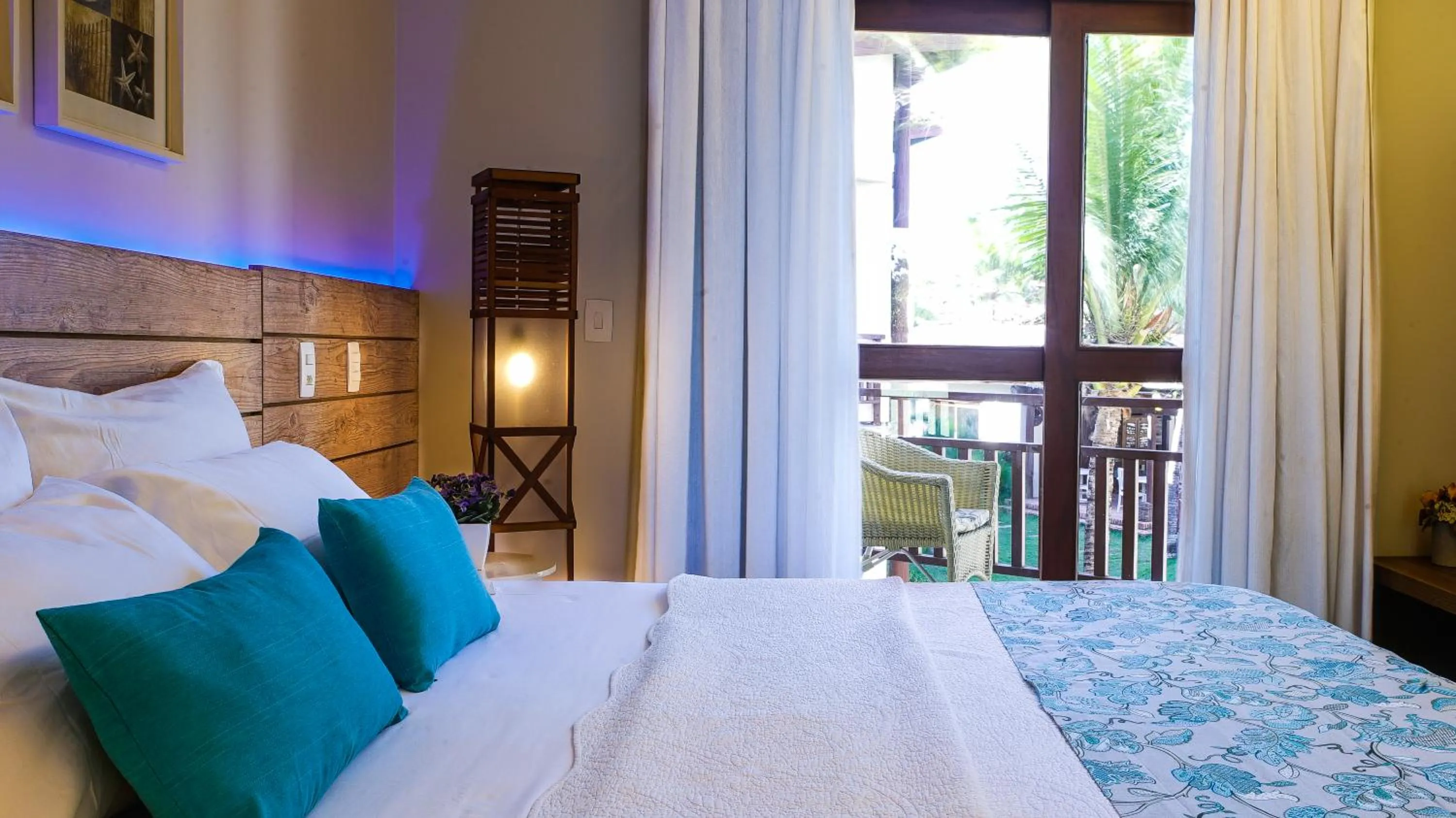 Bed in Kanaloa Pousada