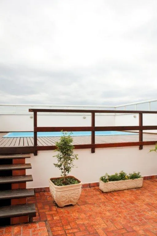 Swimming pool in Jaguary Hotel Sumaré