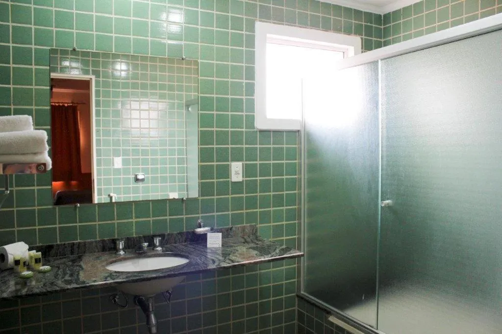 Bathroom in Jaguary Hotel Sumaré