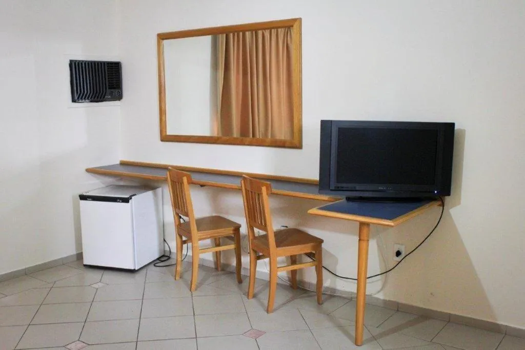 TV and multimedia in Jaguary Hotel Sumaré