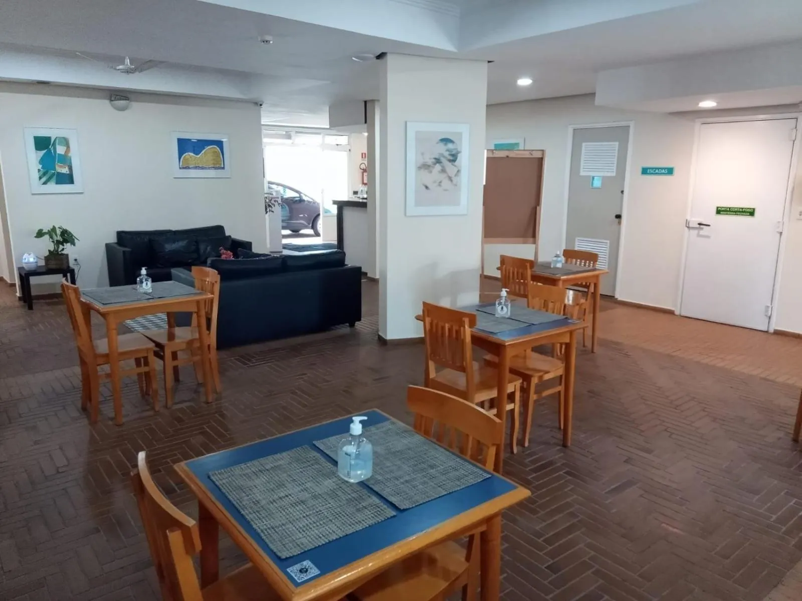 Dining area in Jaguary Hotel Sumaré