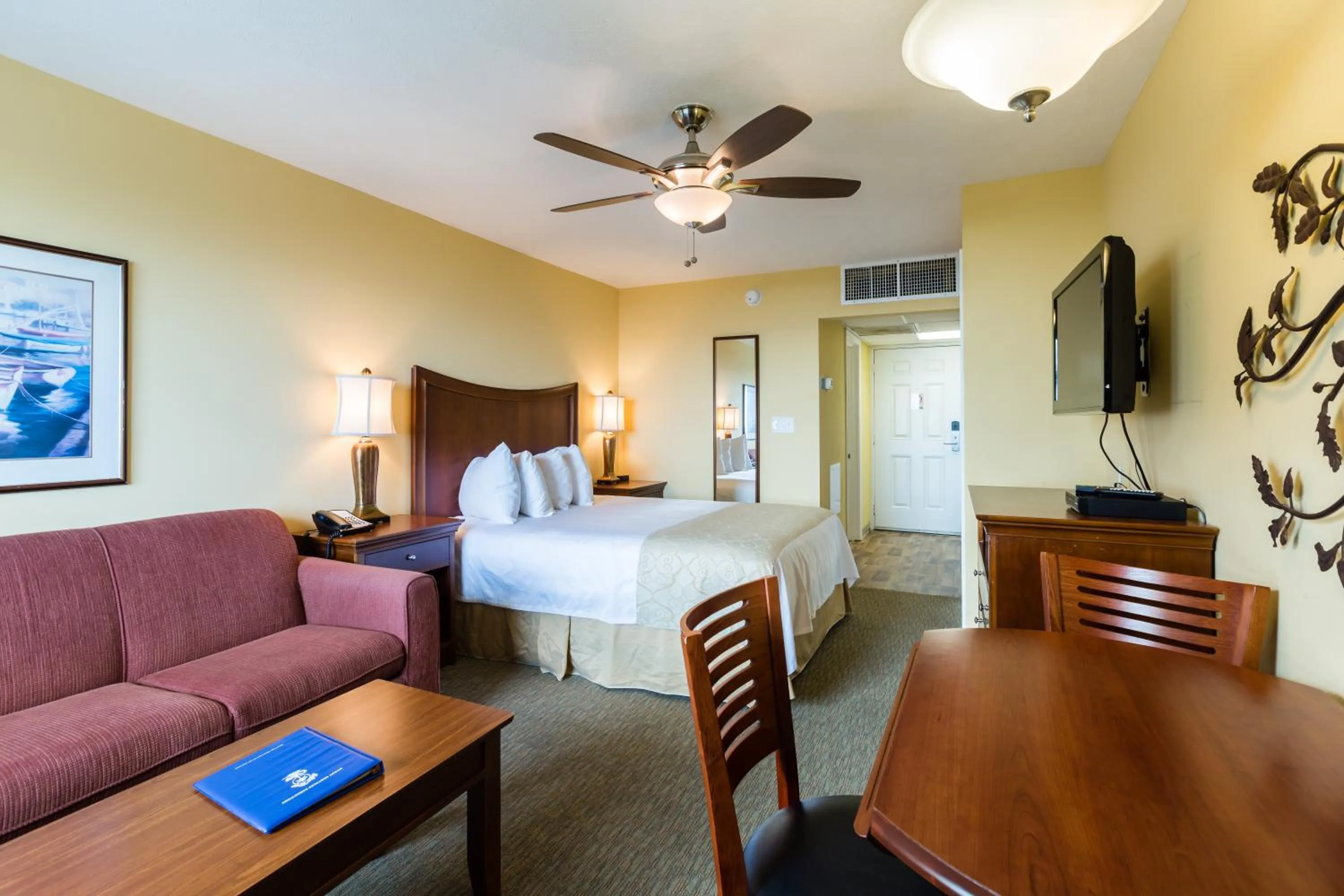 Living room, Bed in Jade Tree Cove