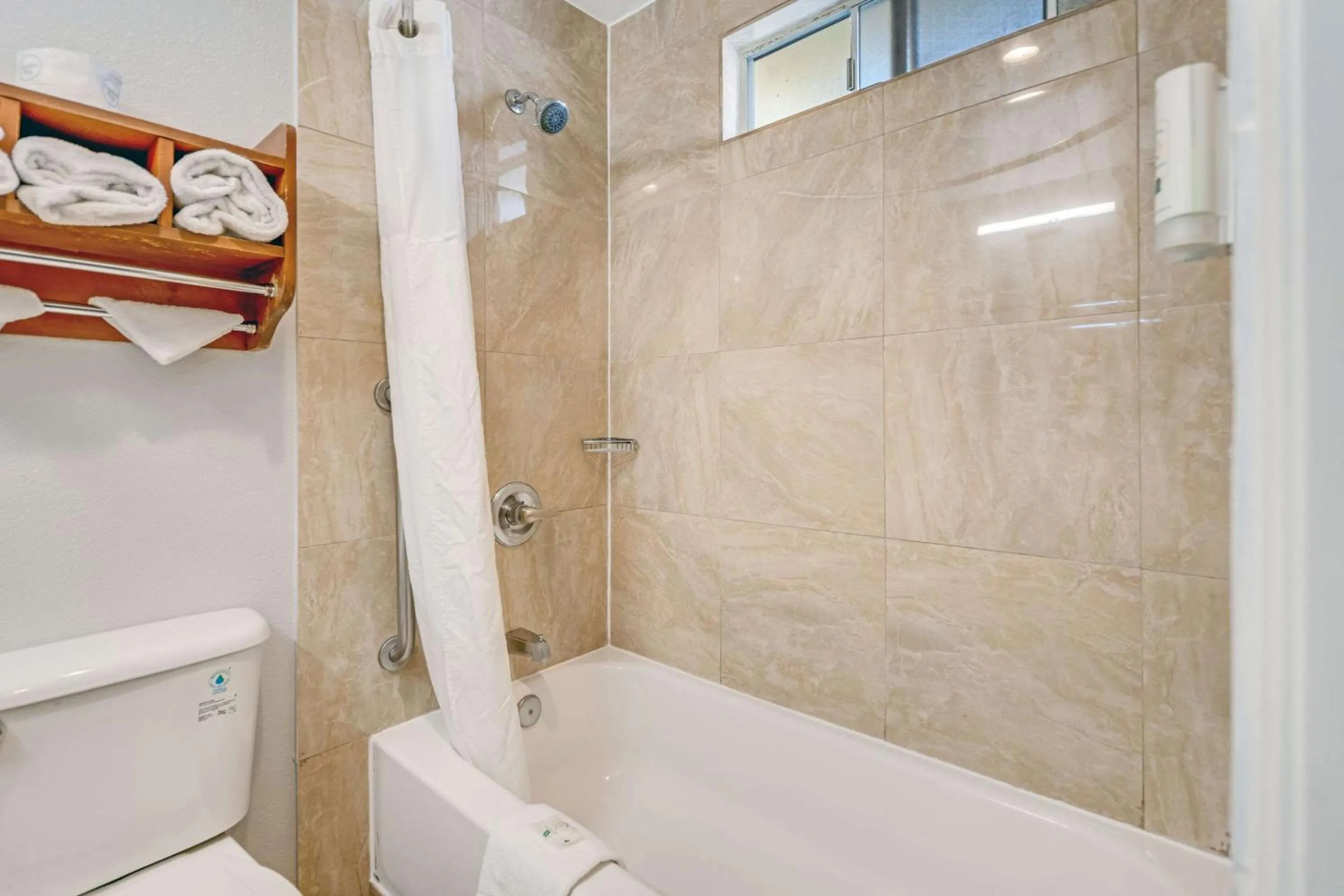 Bedroom in Quality Inn Santa Cruz Downtown Area