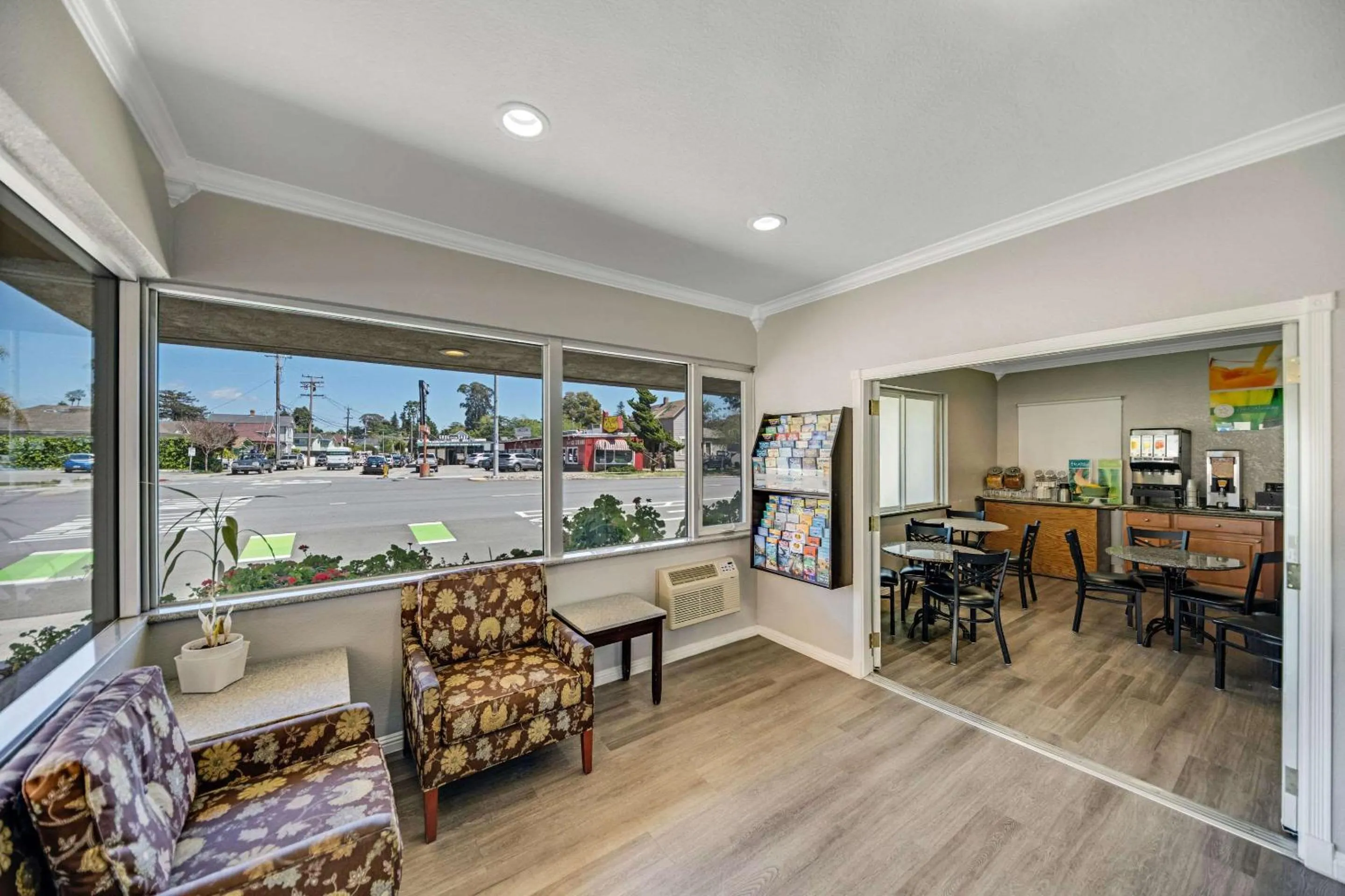 Lobby or reception in Quality Inn Santa Cruz Downtown Area
