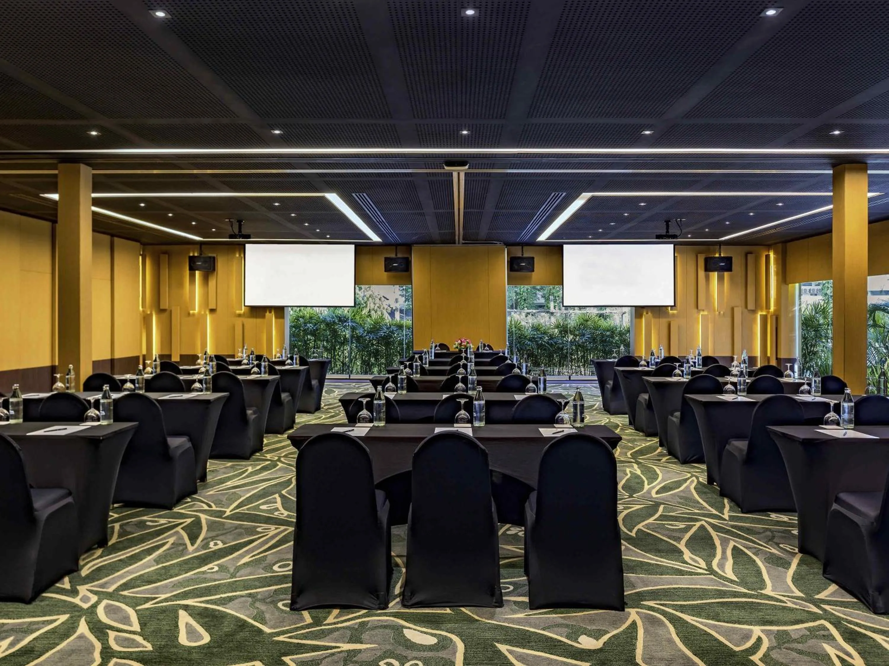 Meeting/conference room in Pullman Phuket Karon Beach Resort