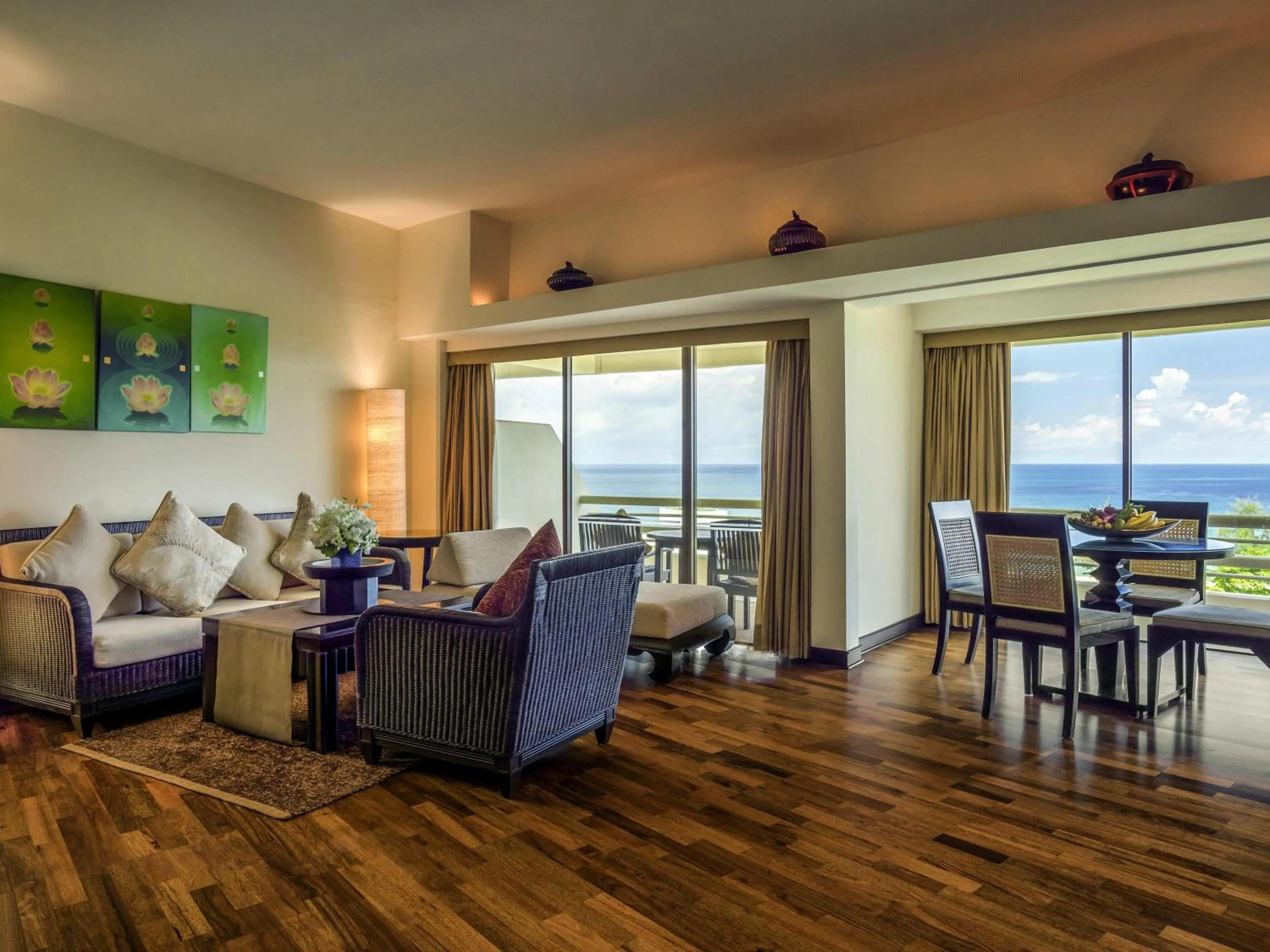 Bedroom in Pullman Phuket Karon Beach Resort