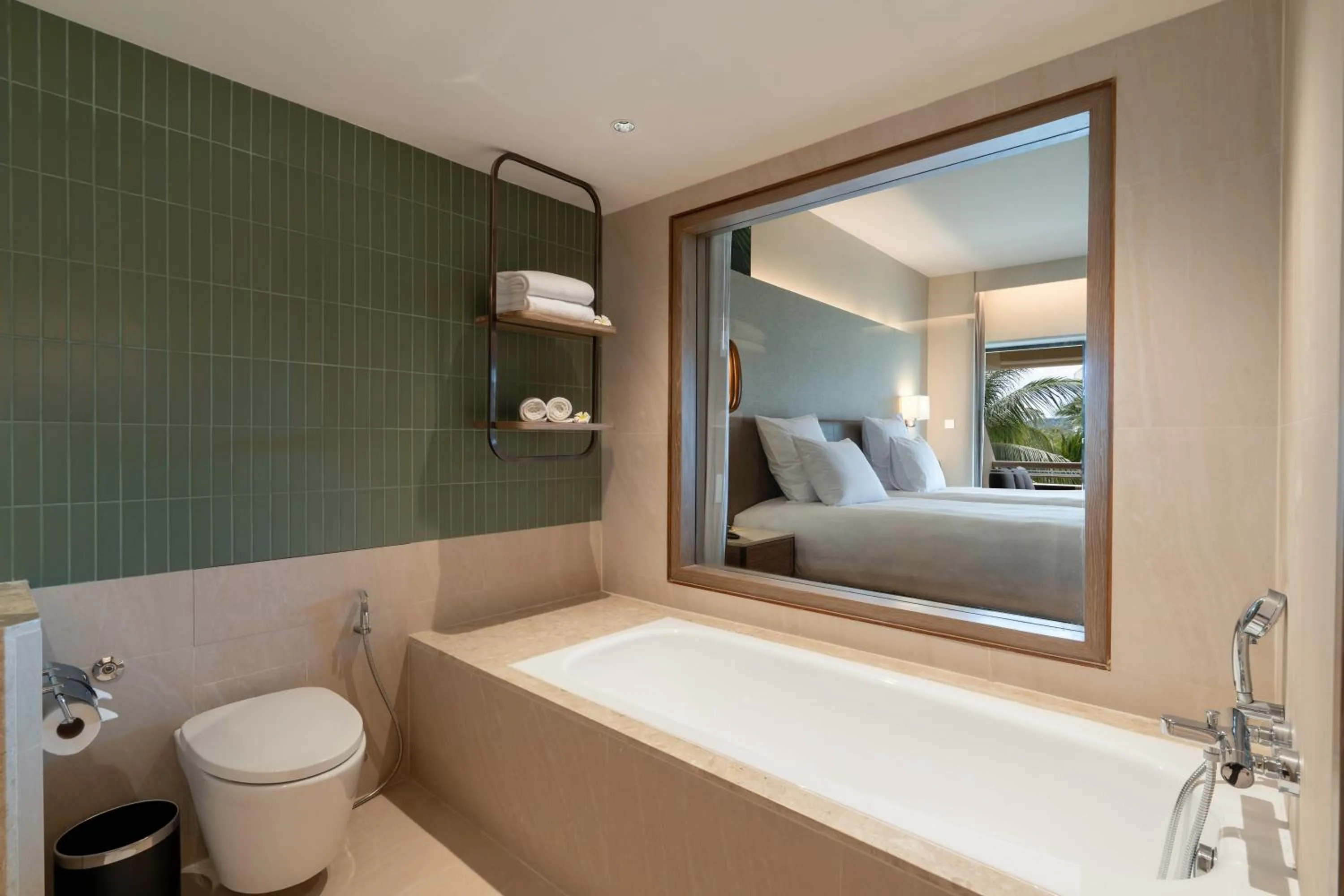Bath, Bed in Pullman Phuket Karon Beach Resort