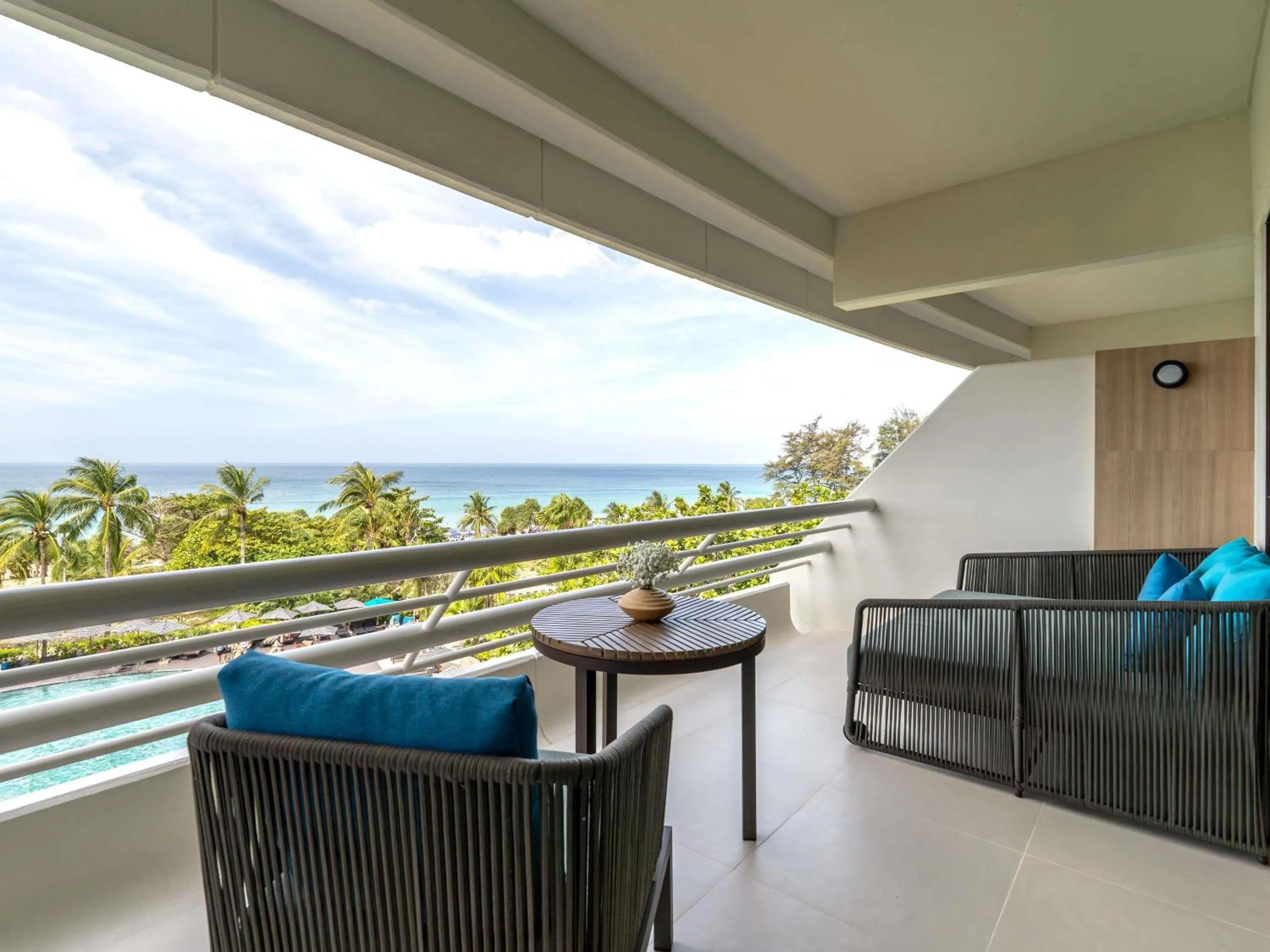 Bedroom in Pullman Phuket Karon Beach Resort