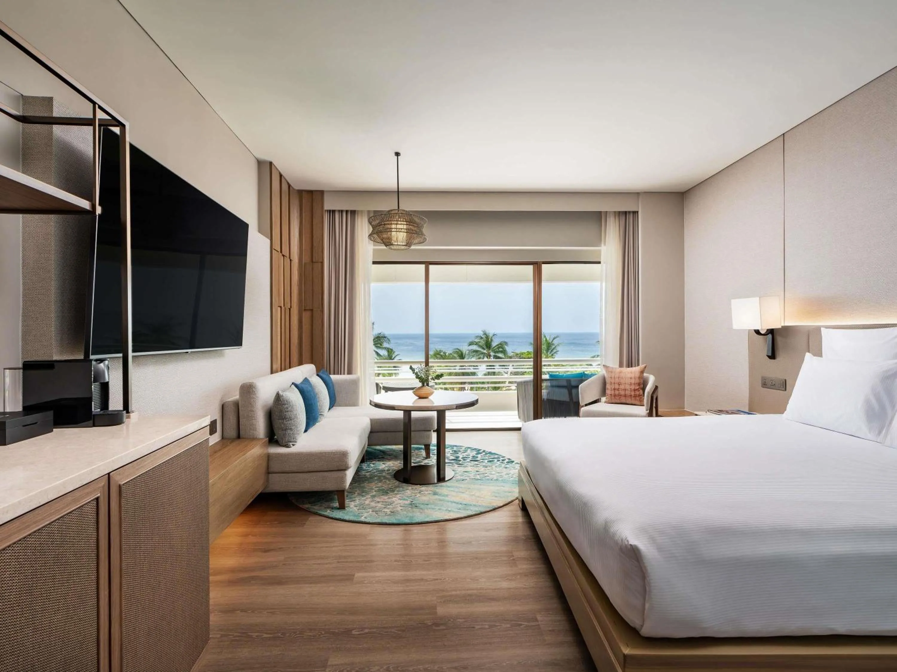 Bedroom, Bed in Pullman Phuket Karon Beach Resort