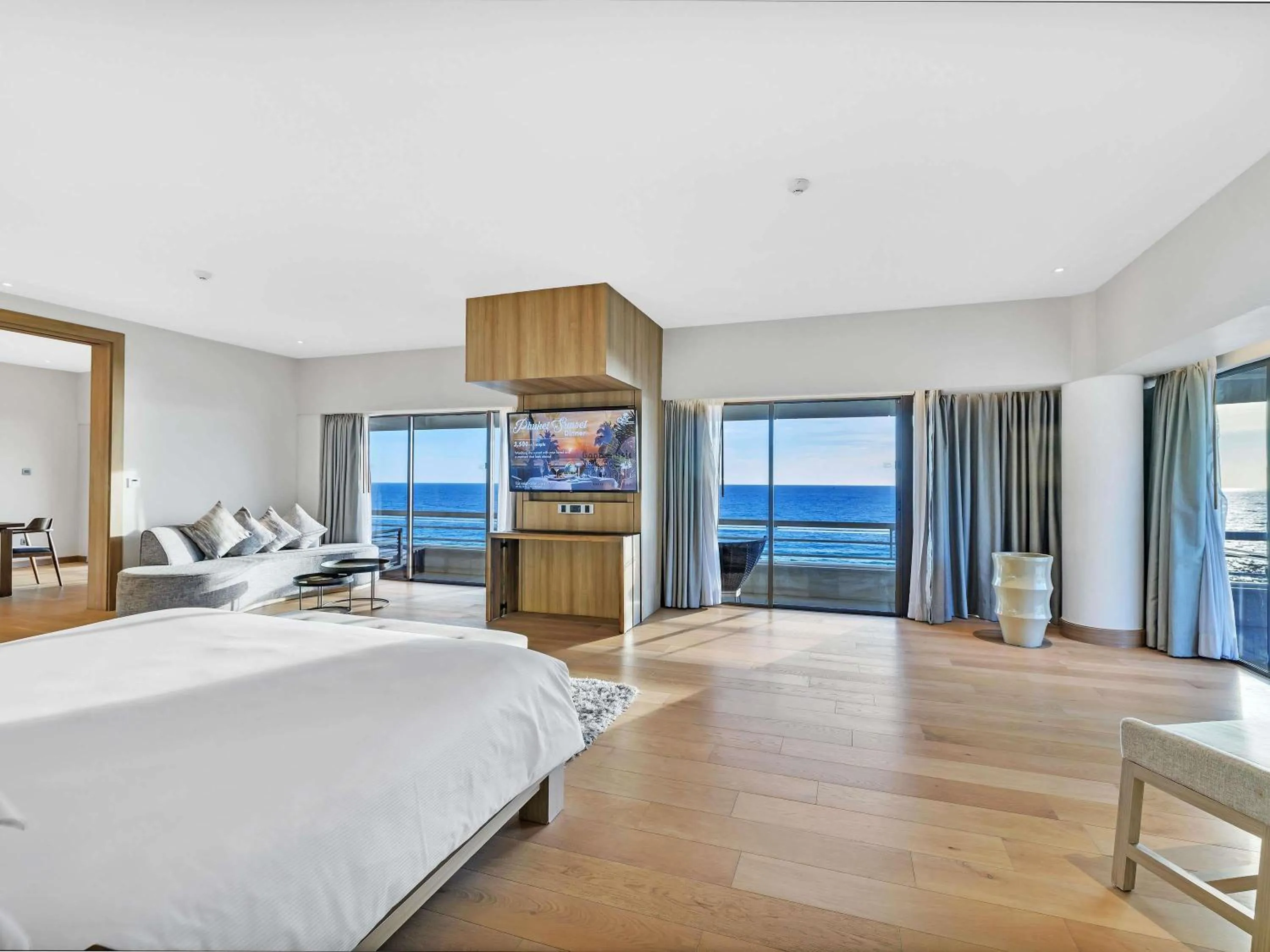 Bedroom, Bed in Pullman Phuket Karon Beach Resort