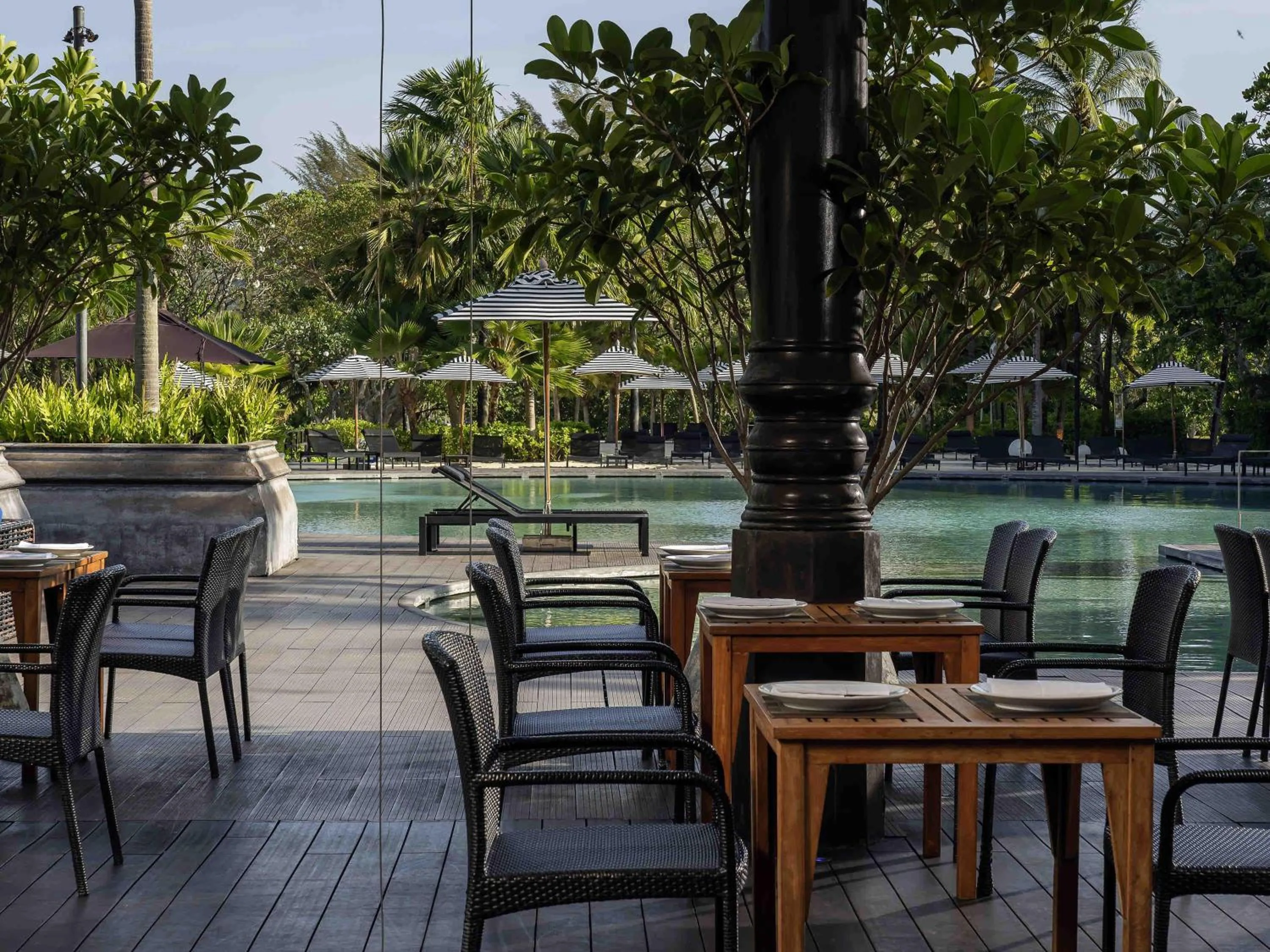 Restaurant/places to eat in Pullman Phuket Karon Beach Resort