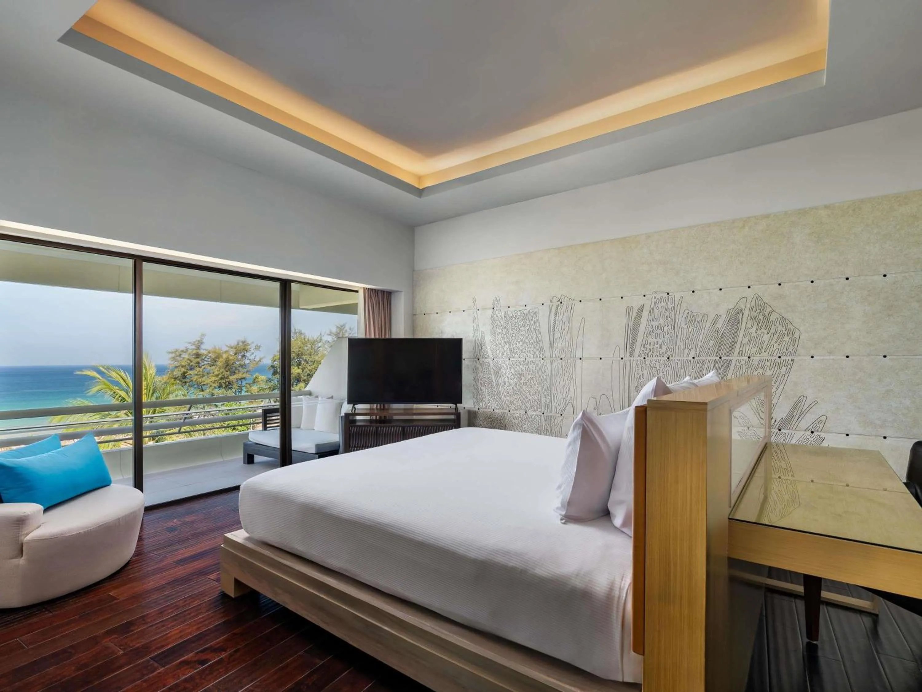 Bedroom, Bed in Pullman Phuket Karon Beach Resort