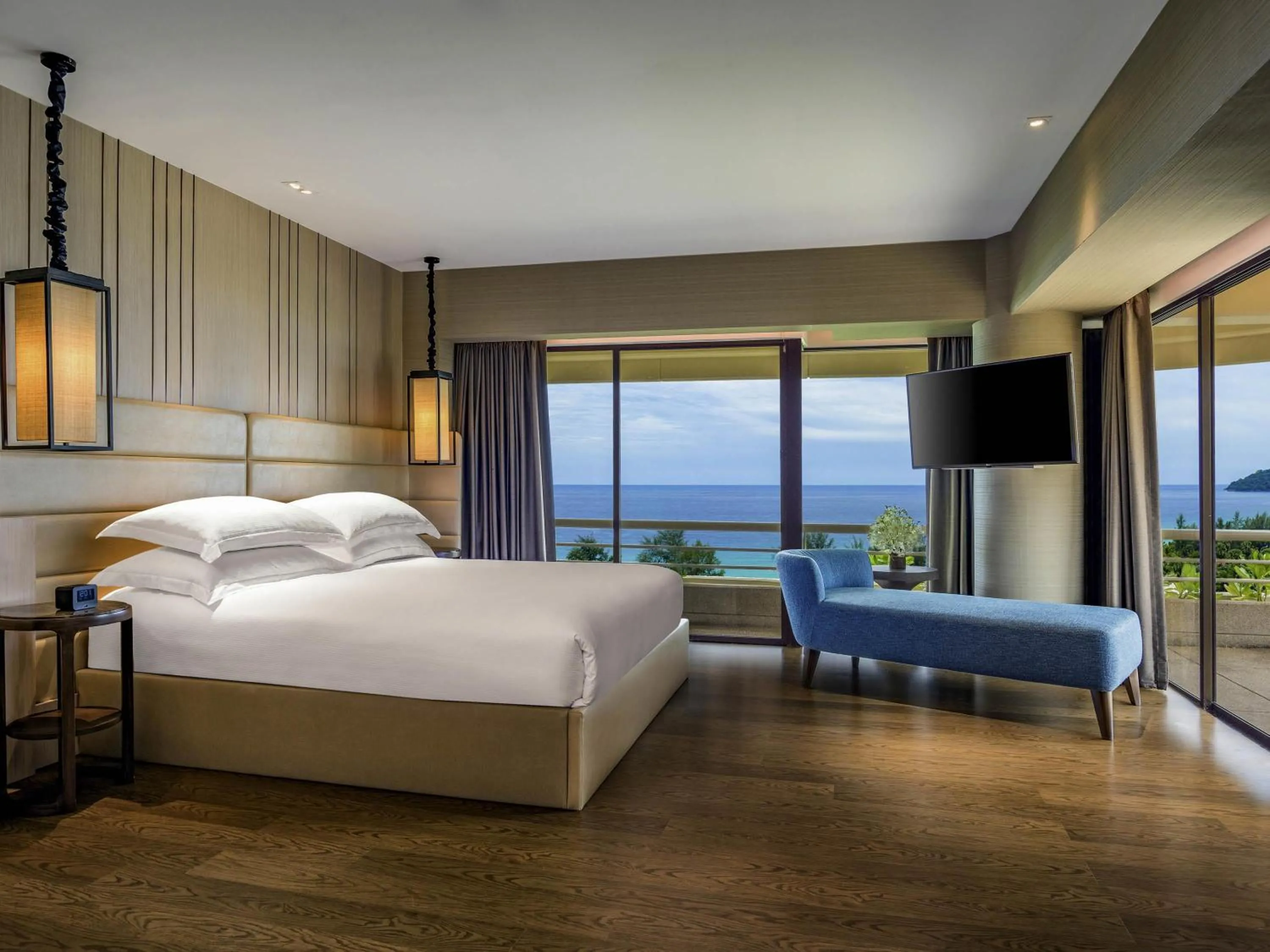 Bedroom, Bed in Pullman Phuket Karon Beach Resort