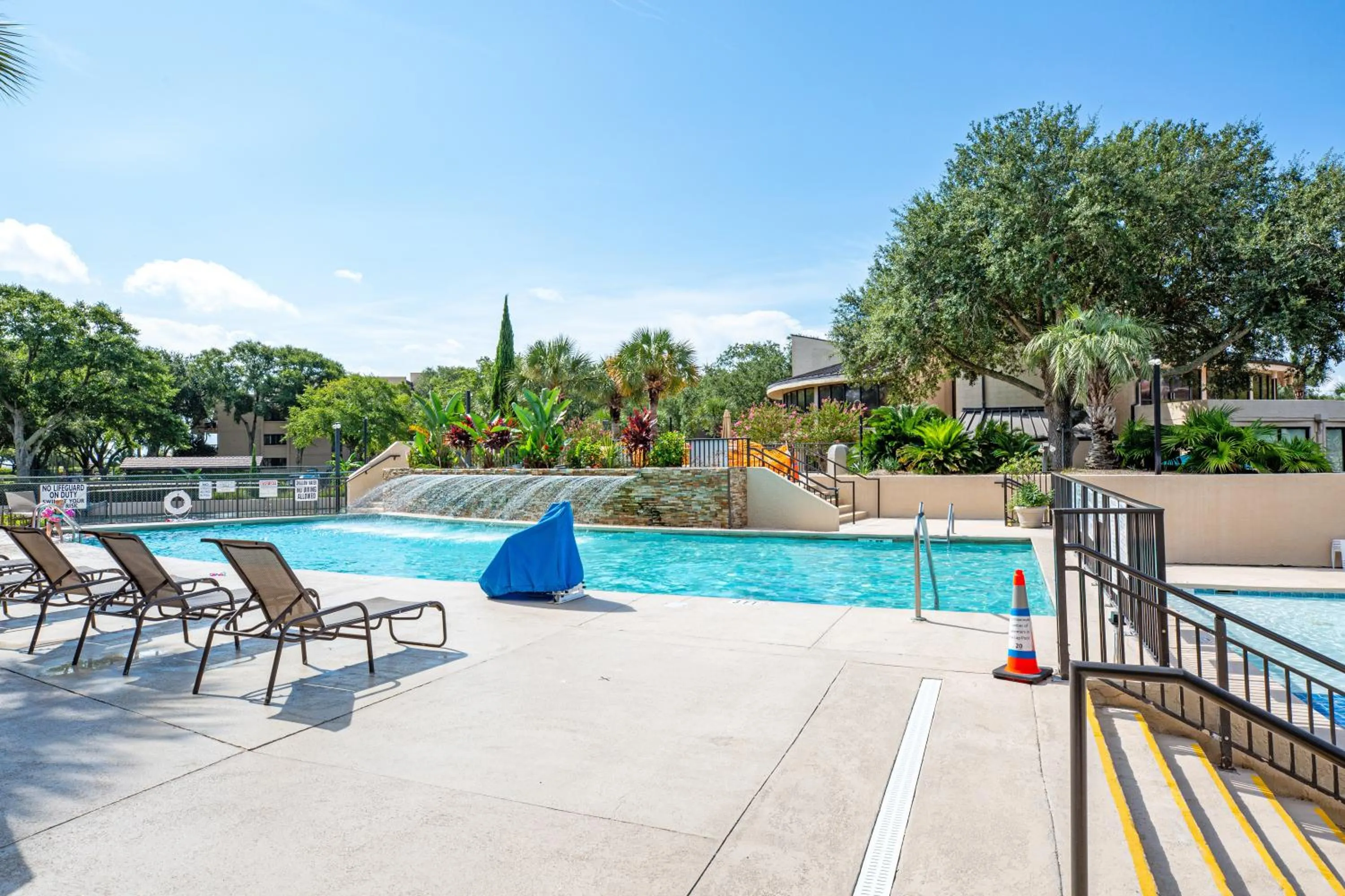 Swimming pool in Ocean View at Island Club