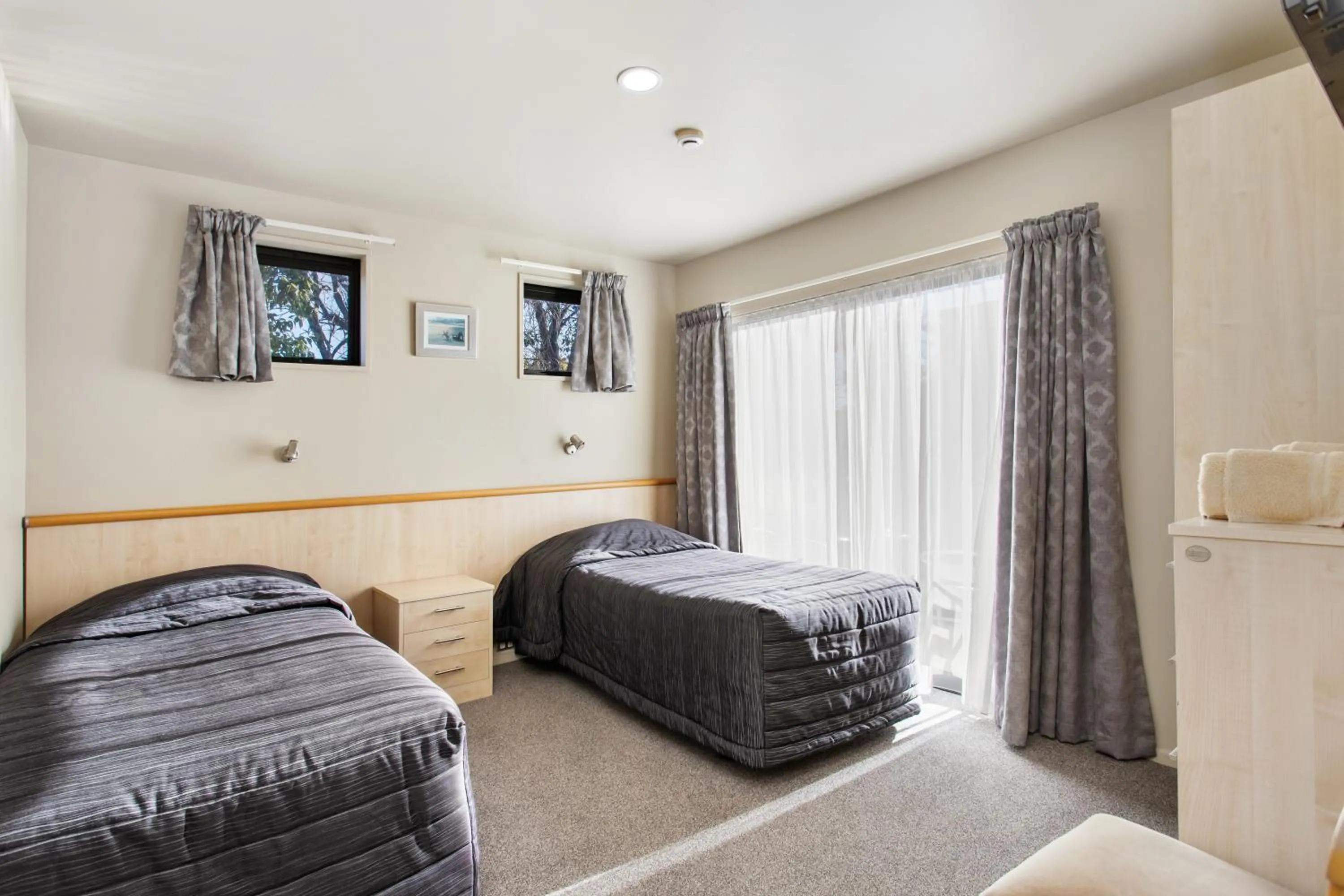 Bed in Kaikoura Gateway Motor Lodge