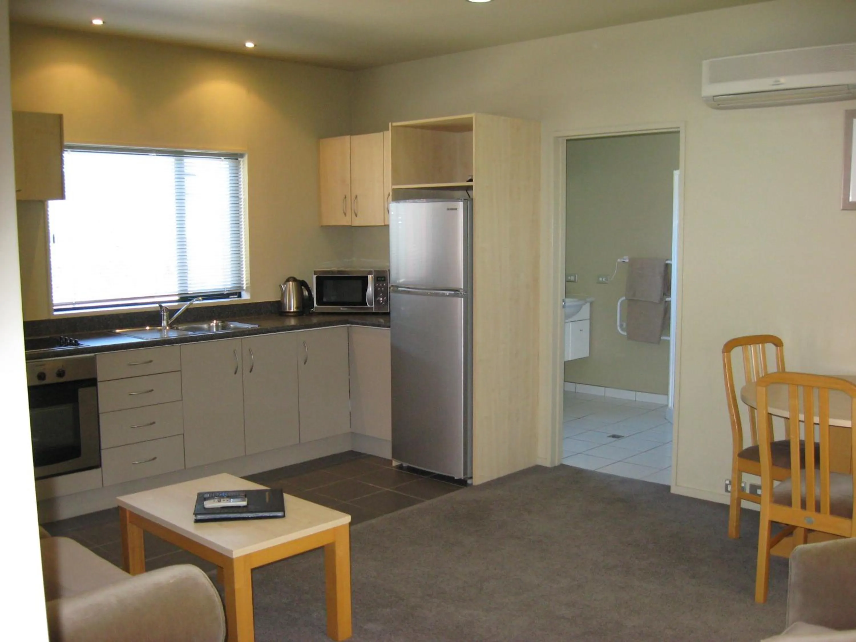 Kitchen or kitchenette in Kaikoura Gateway Motor Lodge