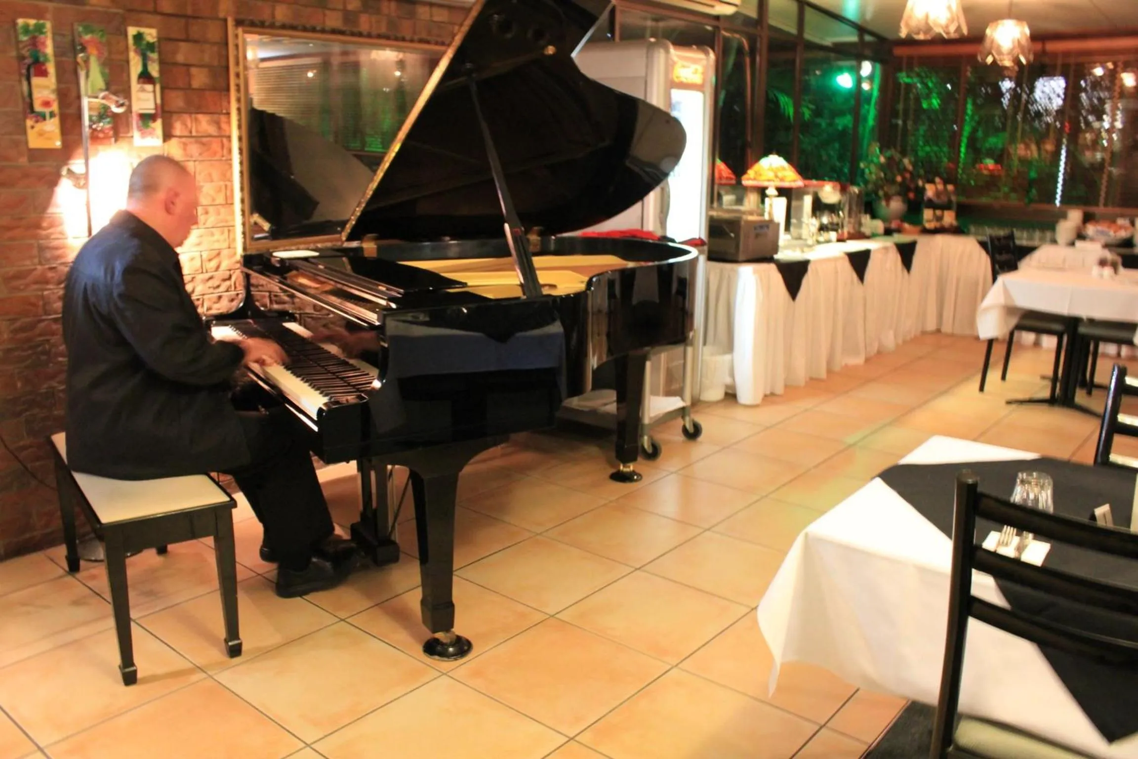 Restaurant/places to eat in Best Western Ipswich