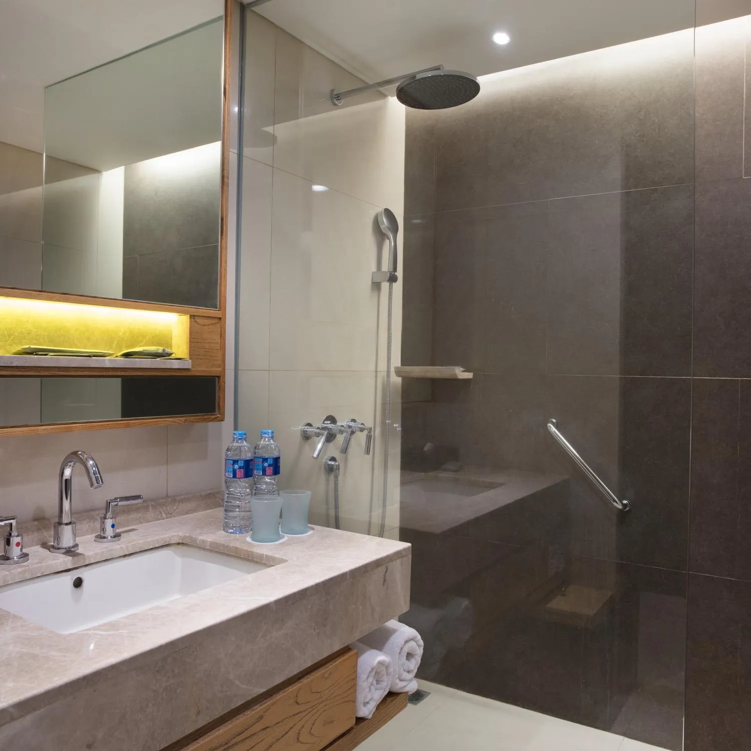 Bathroom in Hotel Santika Premiere Slipi Jakarta