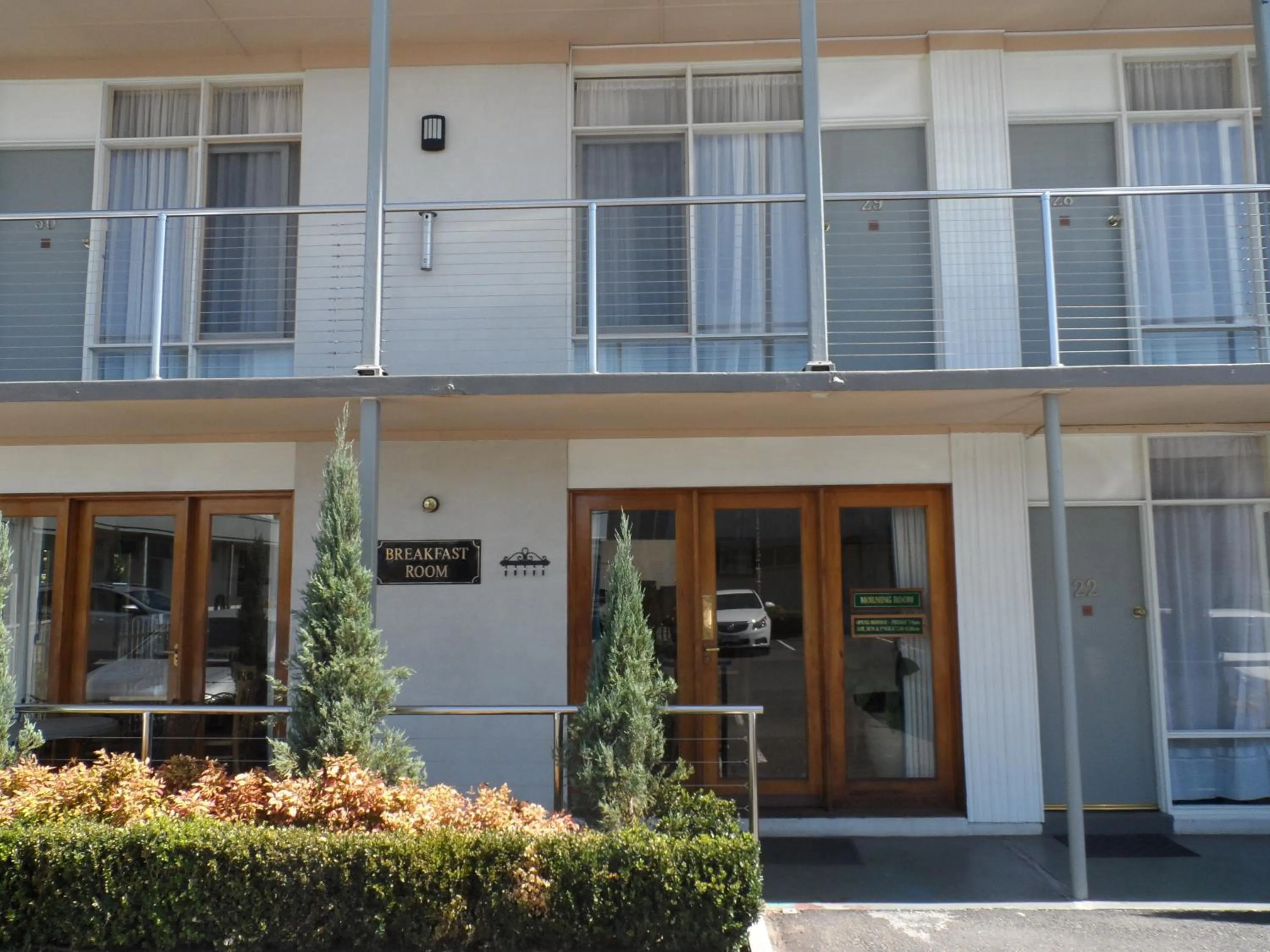 Coffee/tea facilities in Admiralty Inn